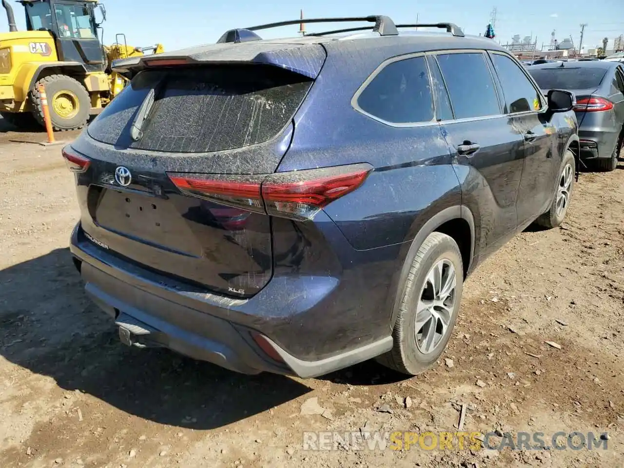 4 Photograph of a damaged car 5TDHZRAH1LS015755 TOYOTA HIGHLANDER 2020