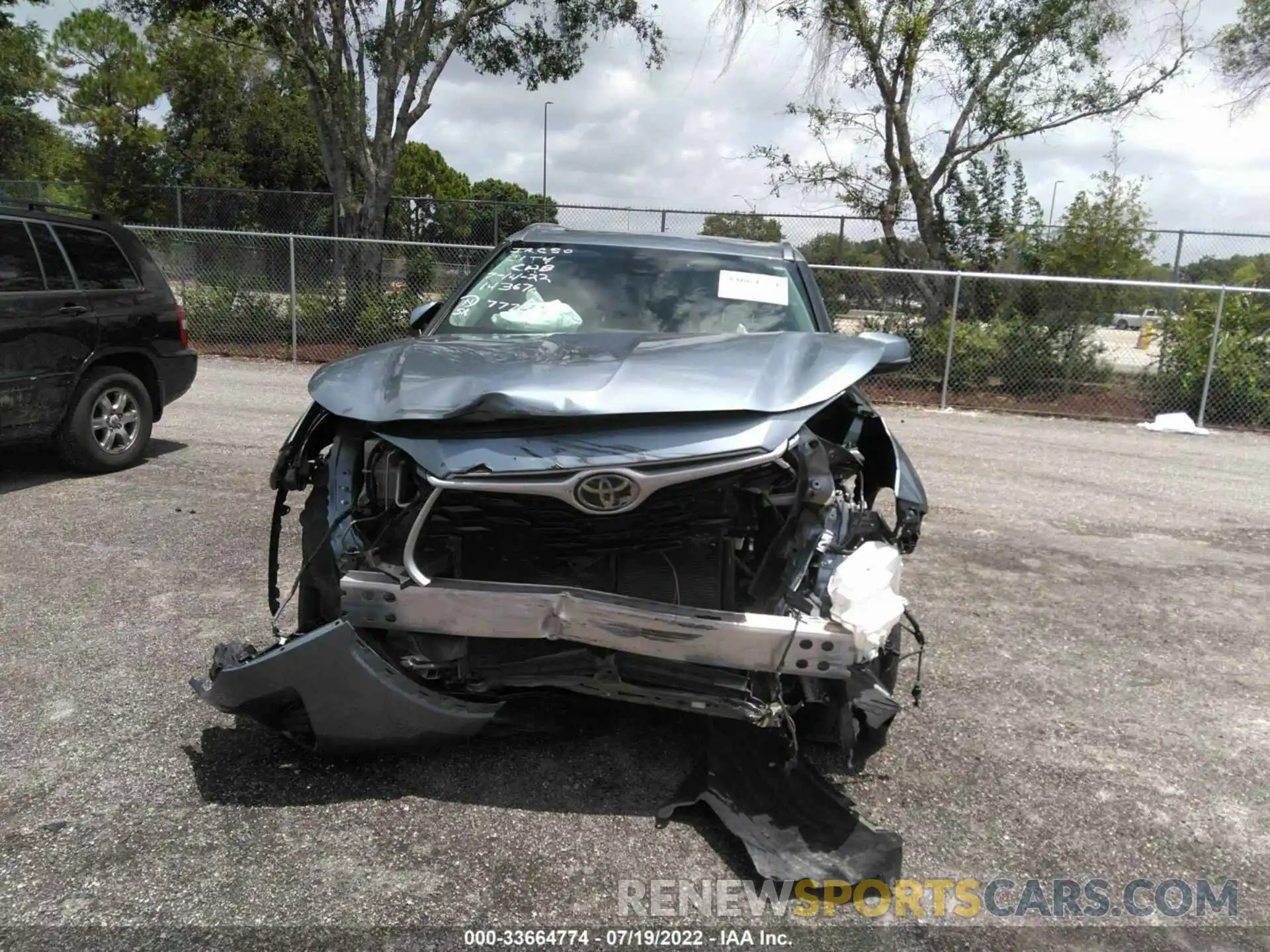 6 Photograph of a damaged car 5TDHZRAH2LS017773 TOYOTA HIGHLANDER 2020