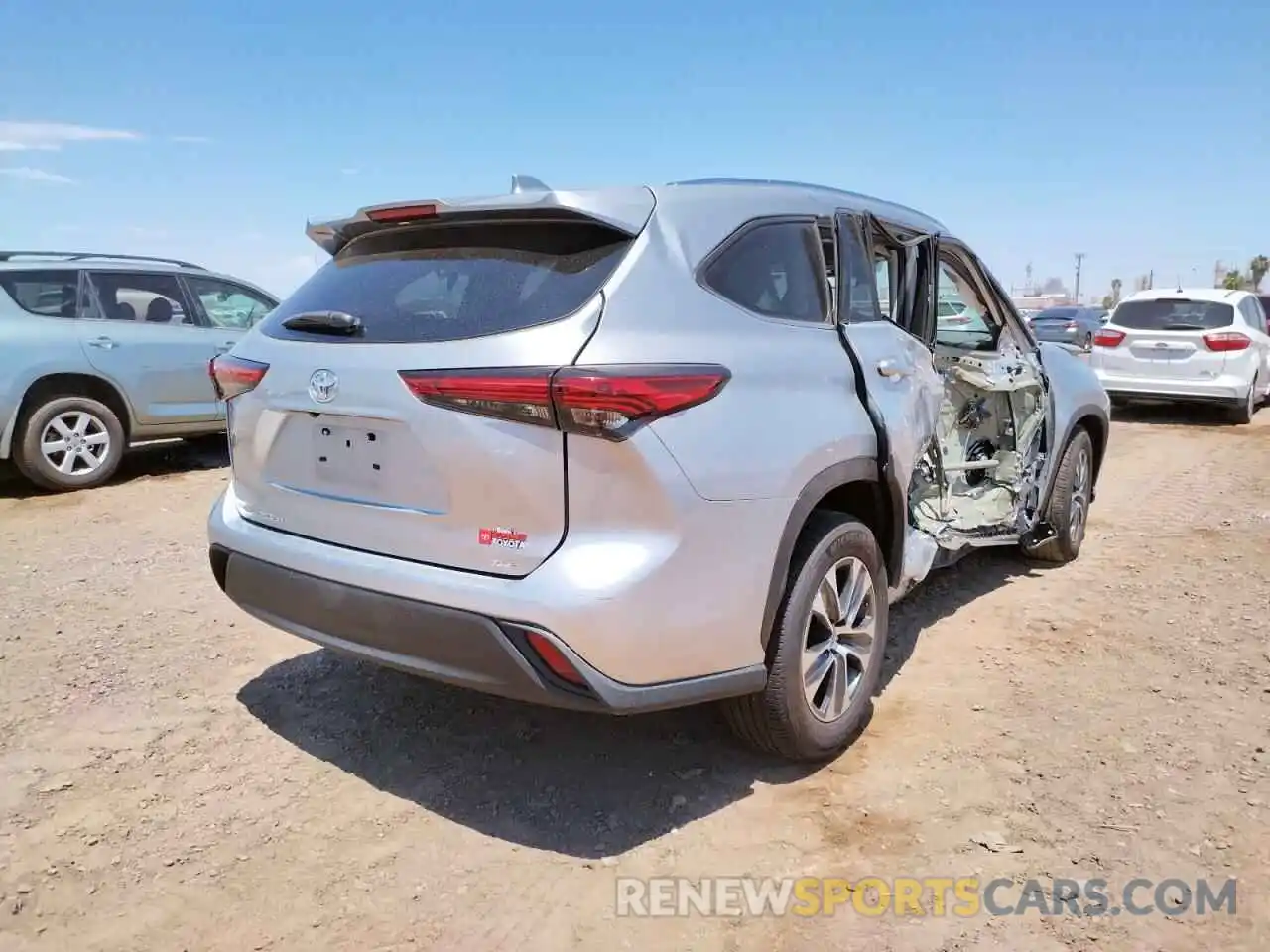 4 Photograph of a damaged car 5TDHZRAH2LS023962 TOYOTA HIGHLANDER 2020