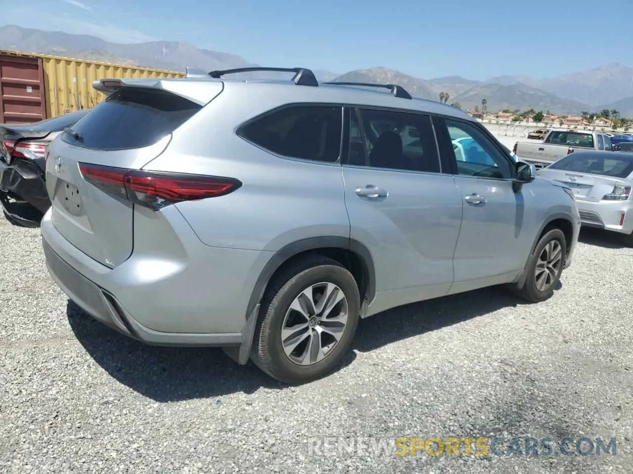 3 Photograph of a damaged car 5TDHZRAH3LS008371 TOYOTA HIGHLANDER 2020