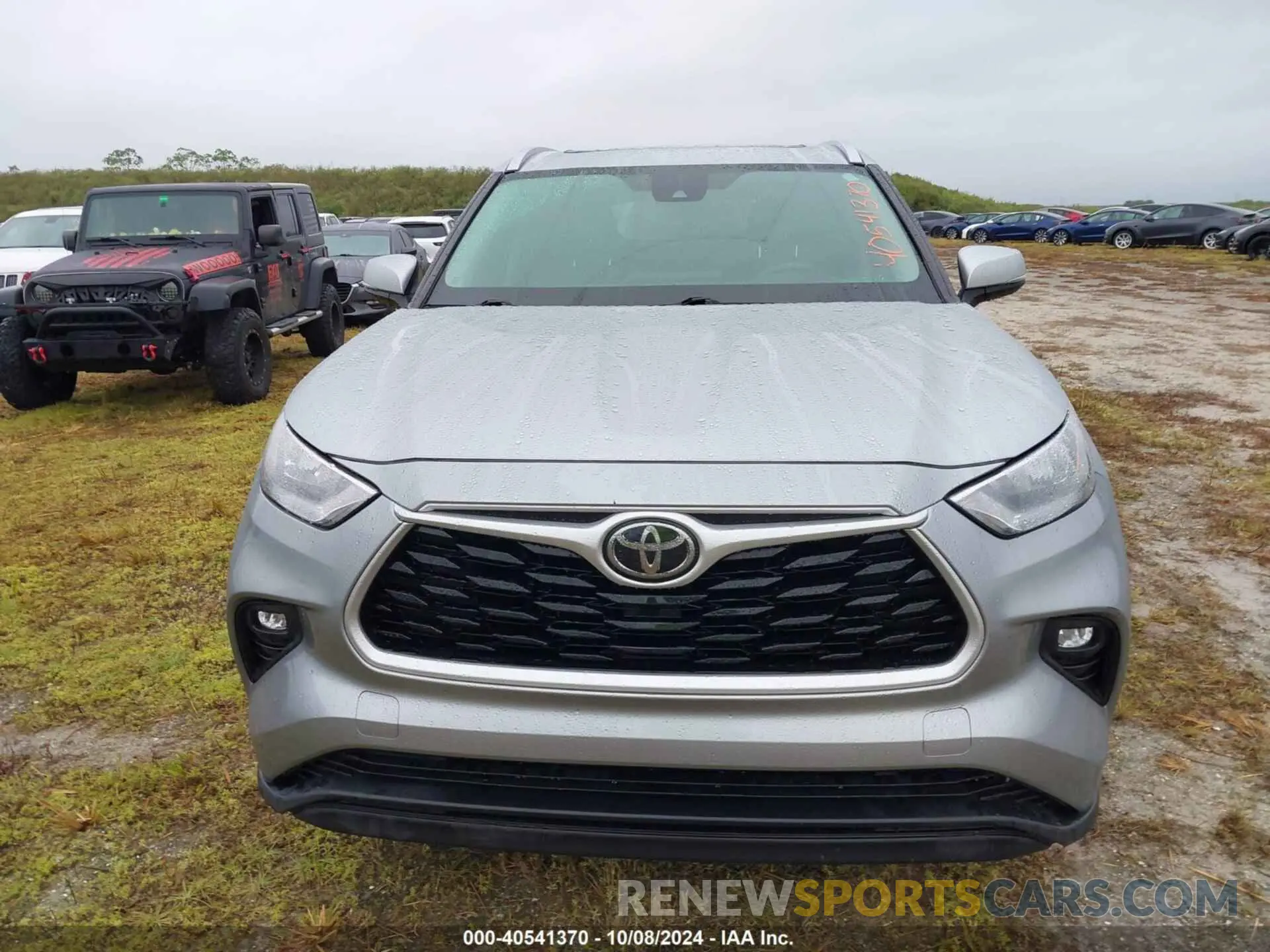 12 Photograph of a damaged car 5TDHZRAH3LS510720 TOYOTA HIGHLANDER 2020