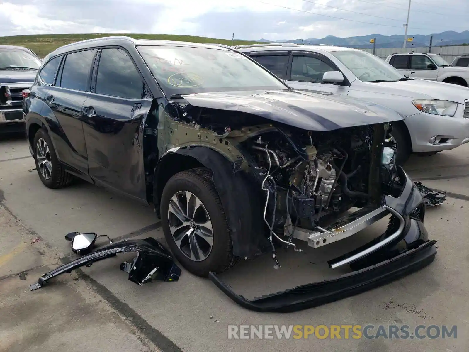 1 Photograph of a damaged car 5TDHZRAH4LS504165 TOYOTA HIGHLANDER 2020