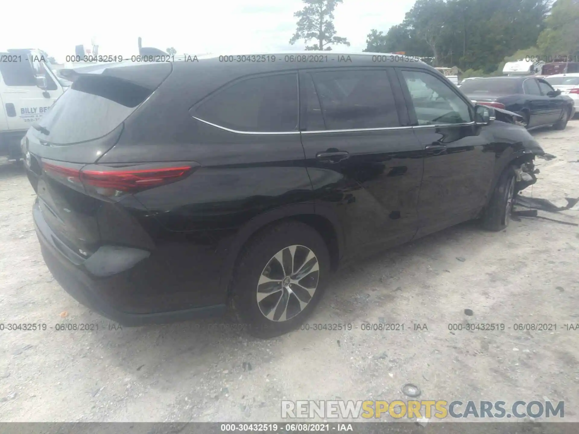 4 Photograph of a damaged car 5TDHZRAH5LS030064 TOYOTA HIGHLANDER 2020