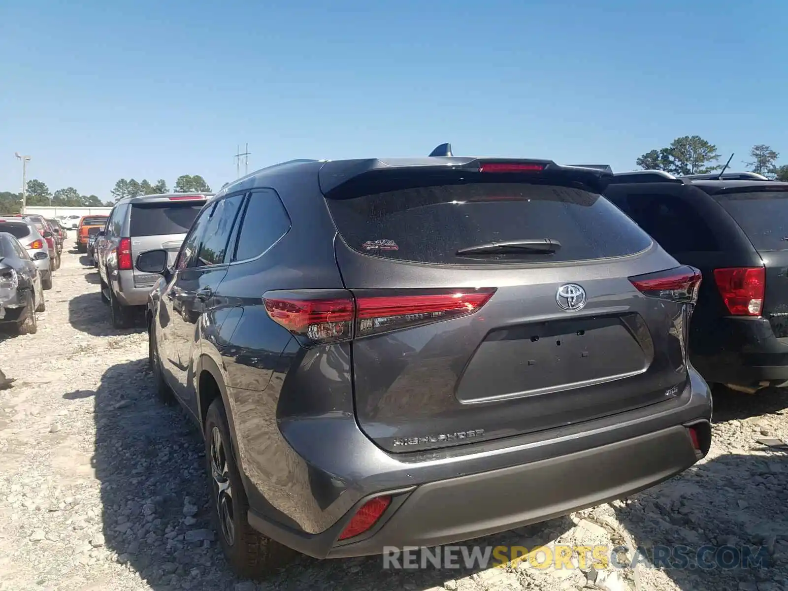 3 Photograph of a damaged car 5TDHZRAH6LS019008 TOYOTA HIGHLANDER 2020