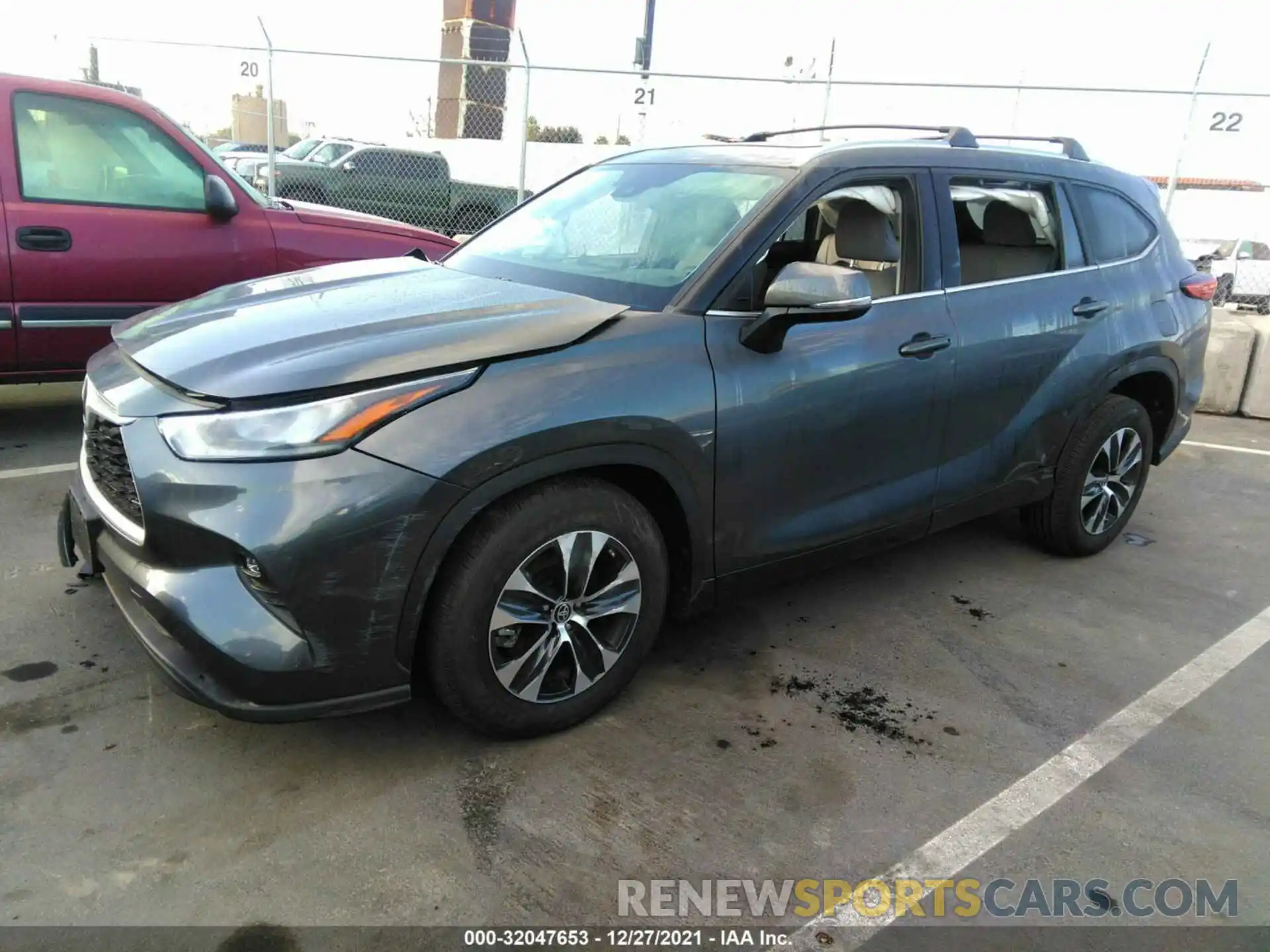 2 Photograph of a damaged car 5TDHZRAH6LS022104 TOYOTA HIGHLANDER 2020