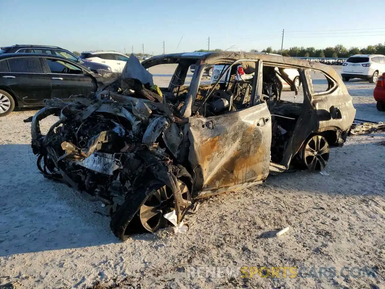 1 Photograph of a damaged car 5TDHZRAH7LS501177 TOYOTA HIGHLANDER 2020