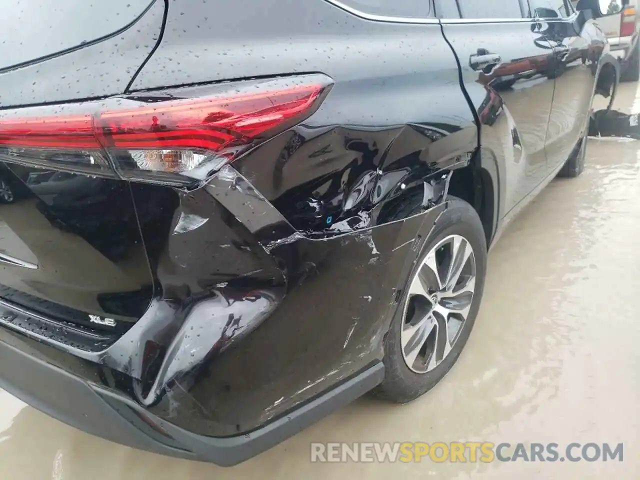 9 Photograph of a damaged car 5TDHZRAH8LS020922 TOYOTA HIGHLANDER 2020