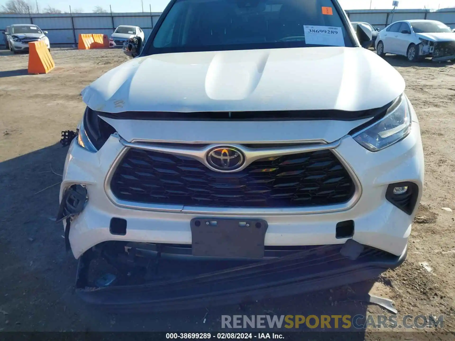 12 Photograph of a damaged car 5TDHZRAH8LS509577 TOYOTA HIGHLANDER 2020