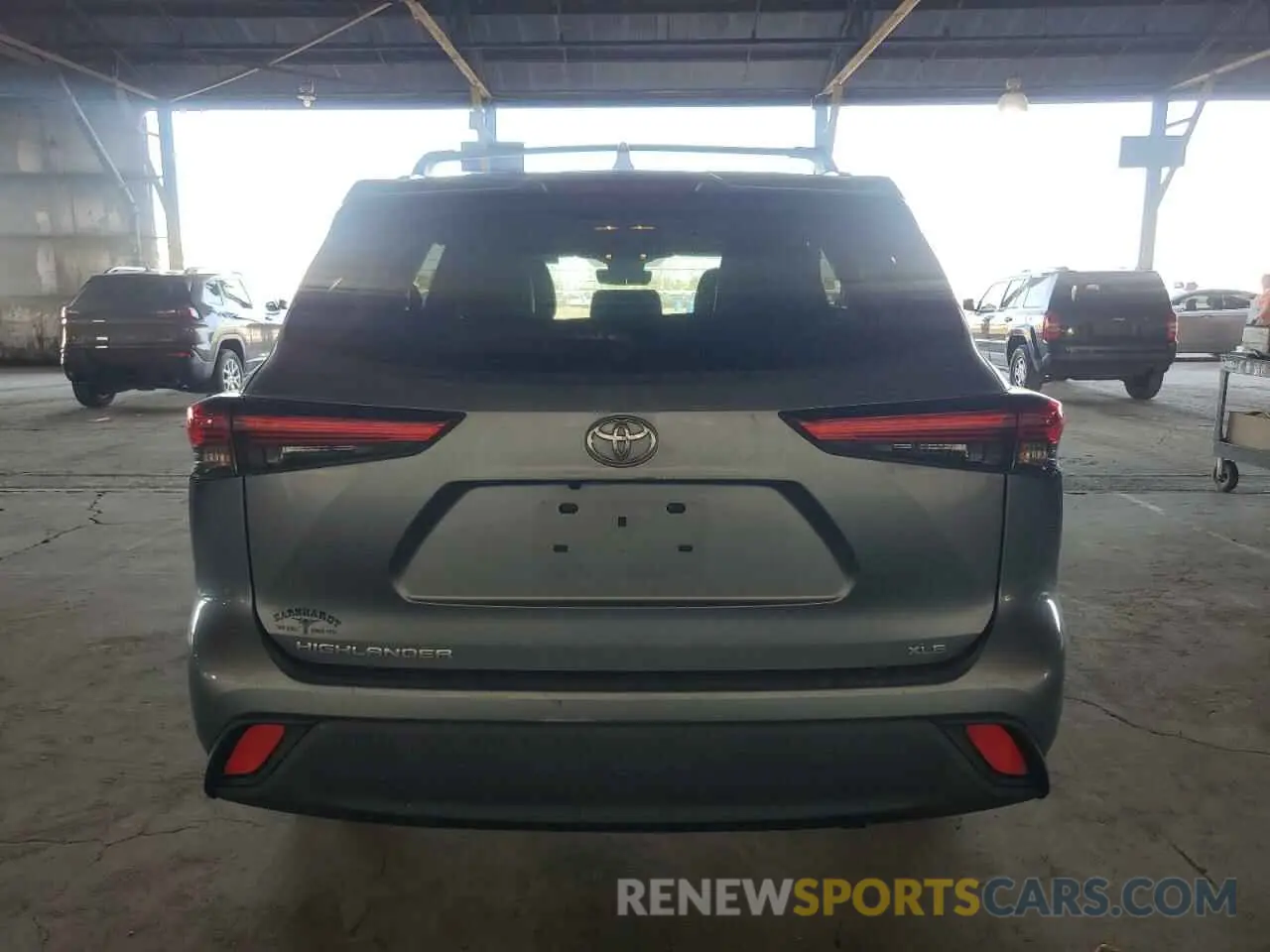 6 Photograph of a damaged car 5TDHZRAH9LS011842 TOYOTA HIGHLANDER 2020