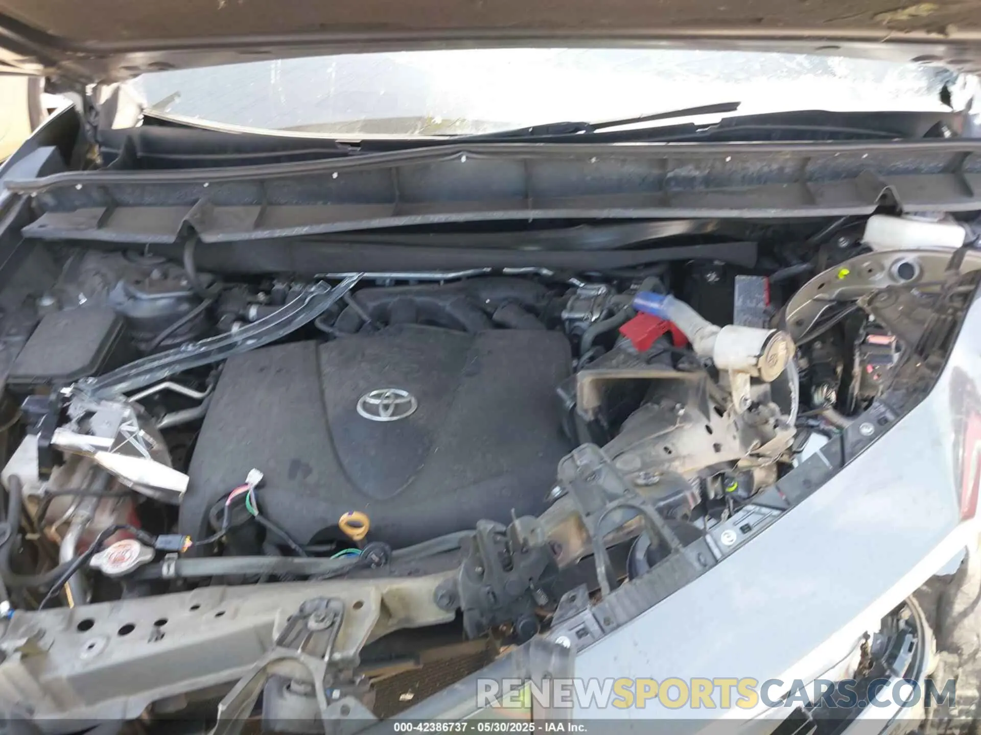 10 Photograph of a damaged car 5TDHZRAH9LS015924 TOYOTA HIGHLANDER 2020
