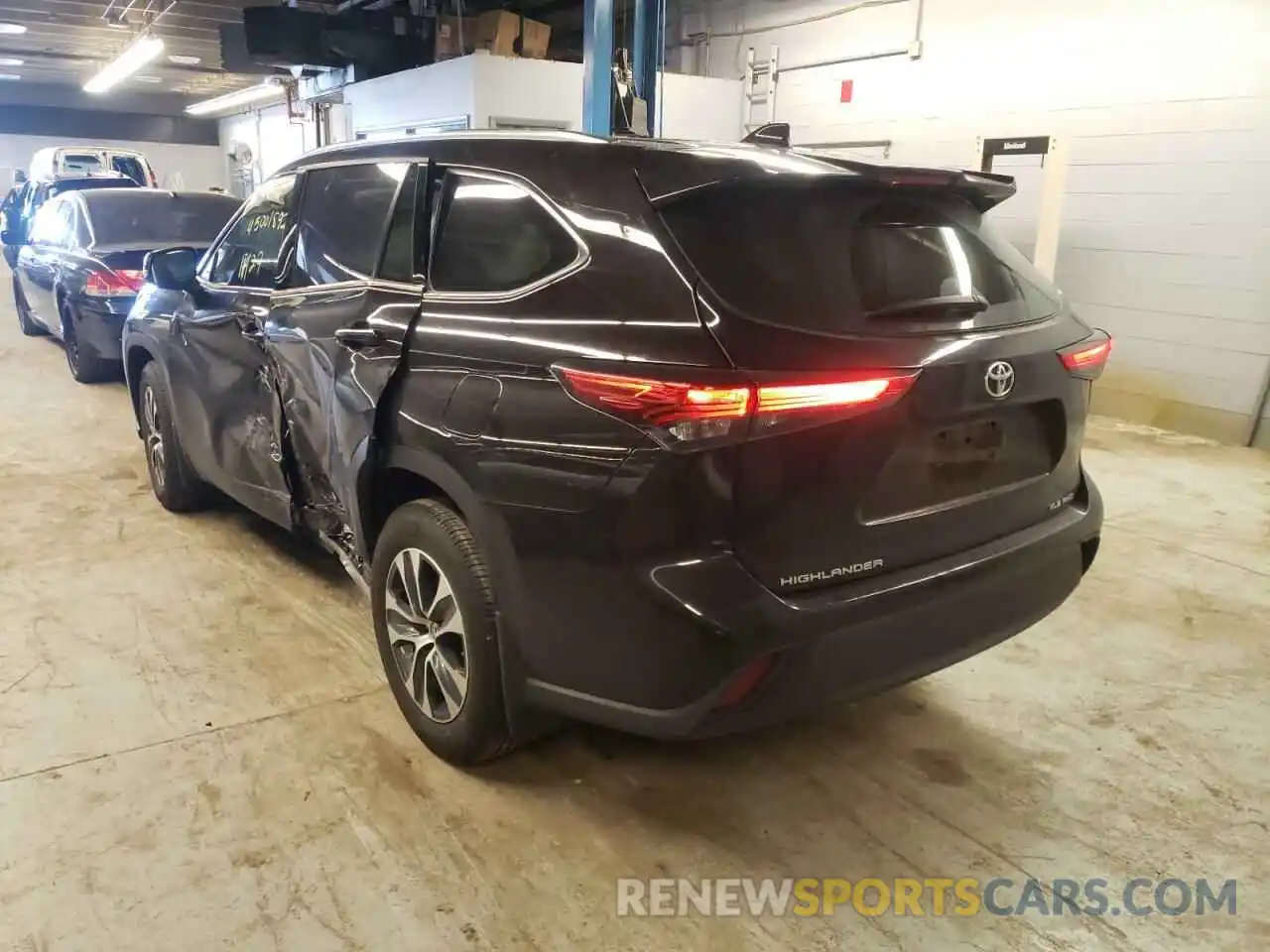 3 Photograph of a damaged car 5TDHZRBH0LS038491 TOYOTA HIGHLANDER 2020