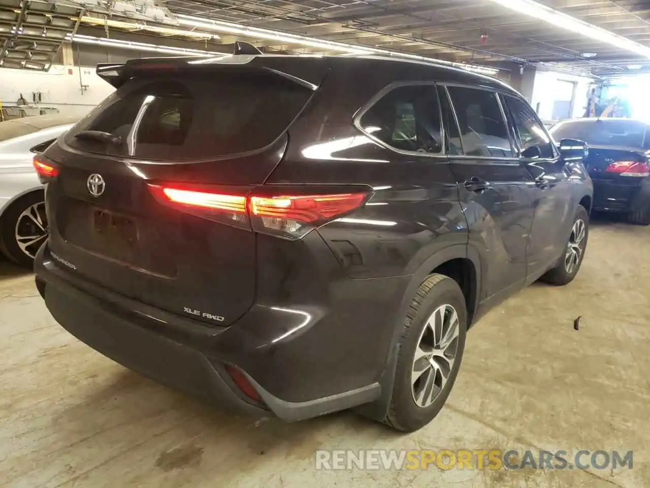 4 Photograph of a damaged car 5TDHZRBH0LS038491 TOYOTA HIGHLANDER 2020