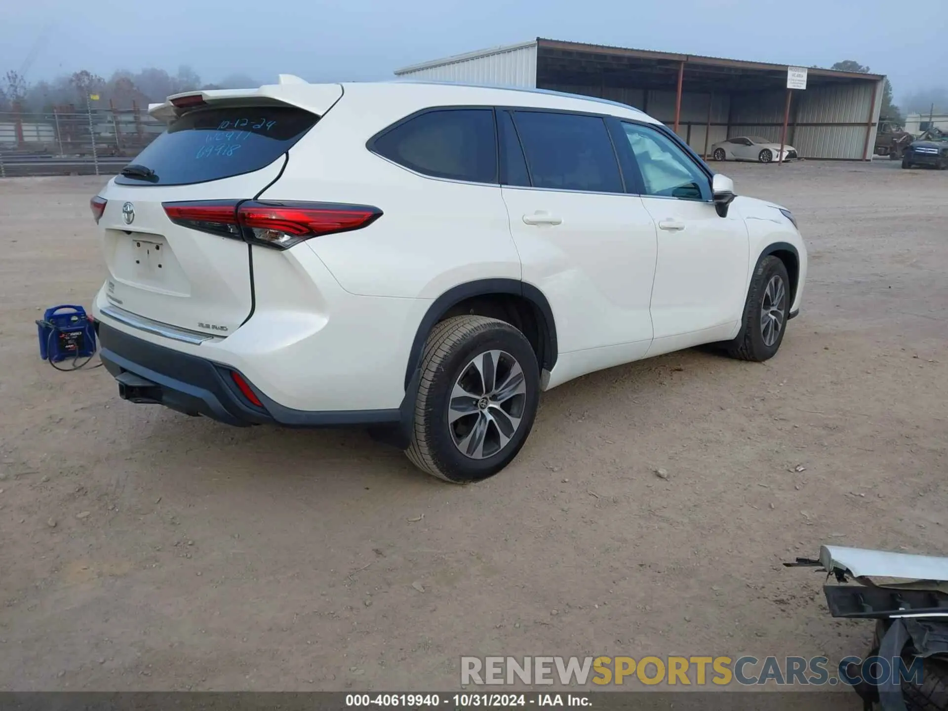 4 Photograph of a damaged car 5TDHZRBH0LS504310 TOYOTA HIGHLANDER 2020