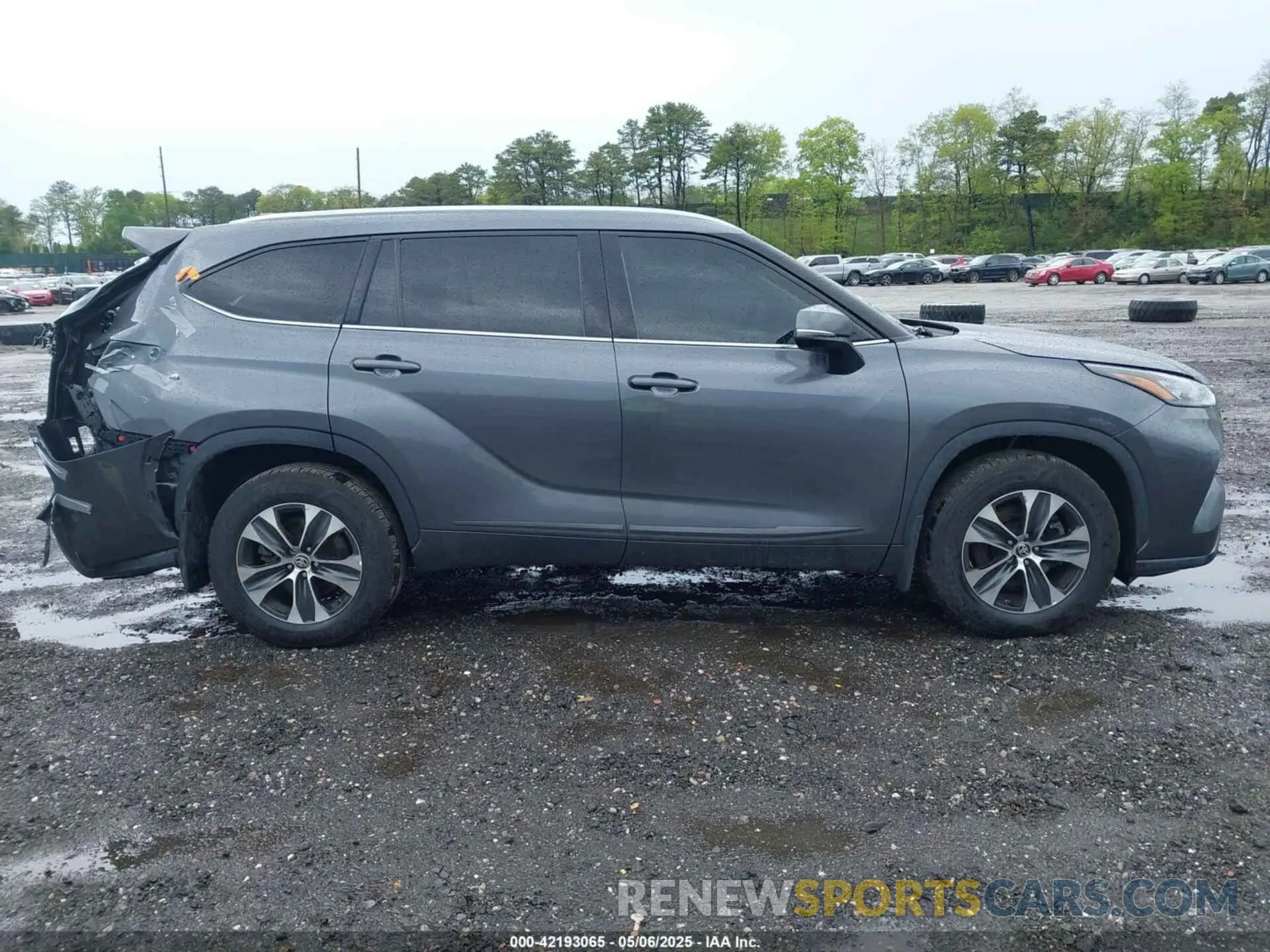 13 Photograph of a damaged car 5TDHZRBH1LS024941 TOYOTA HIGHLANDER 2020