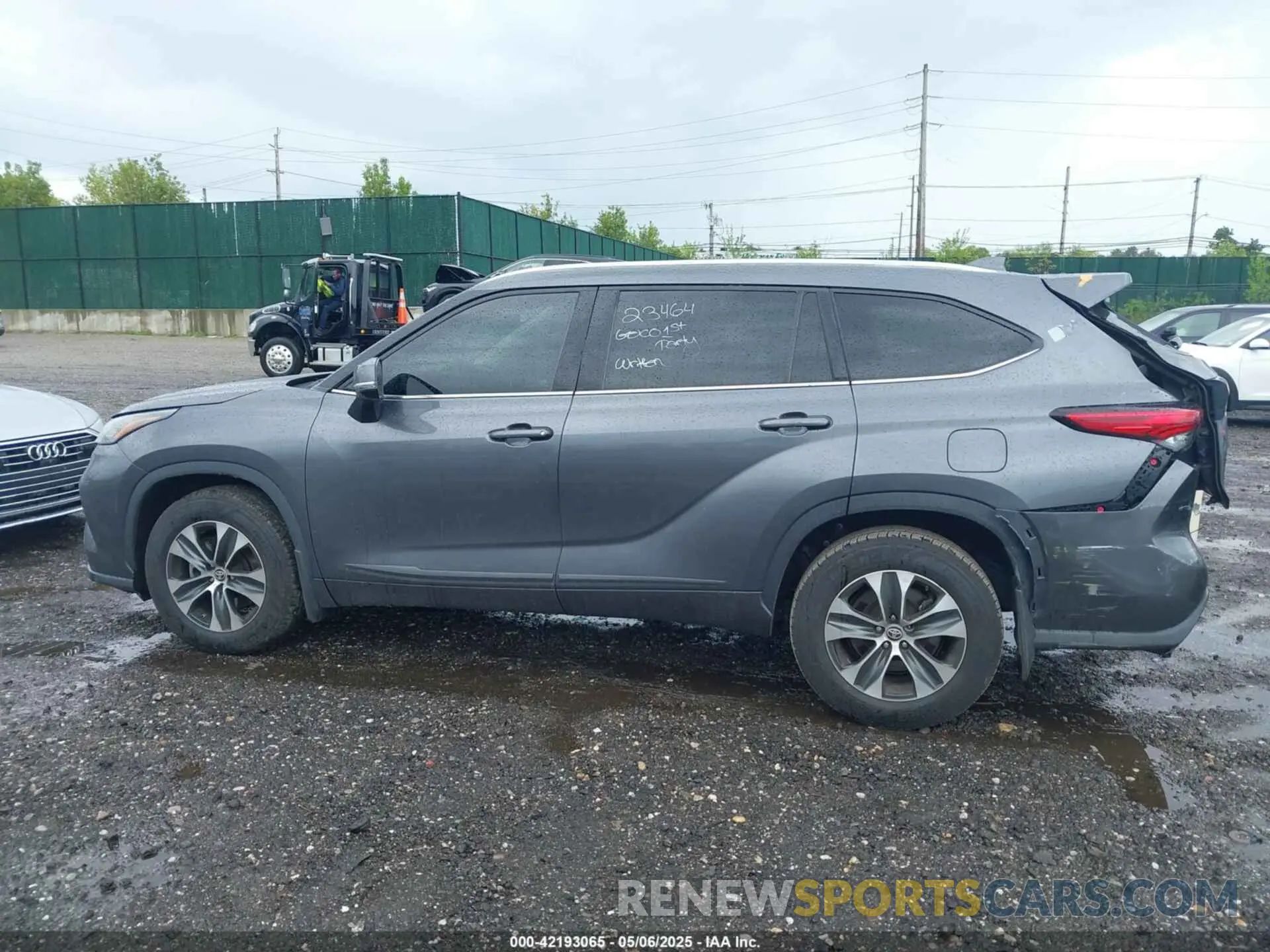 14 Photograph of a damaged car 5TDHZRBH1LS024941 TOYOTA HIGHLANDER 2020