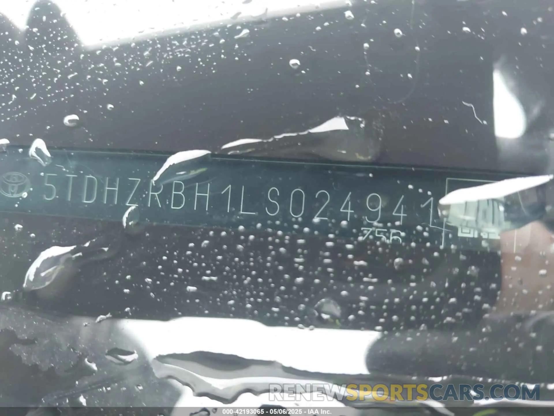 17 Photograph of a damaged car 5TDHZRBH1LS024941 TOYOTA HIGHLANDER 2020