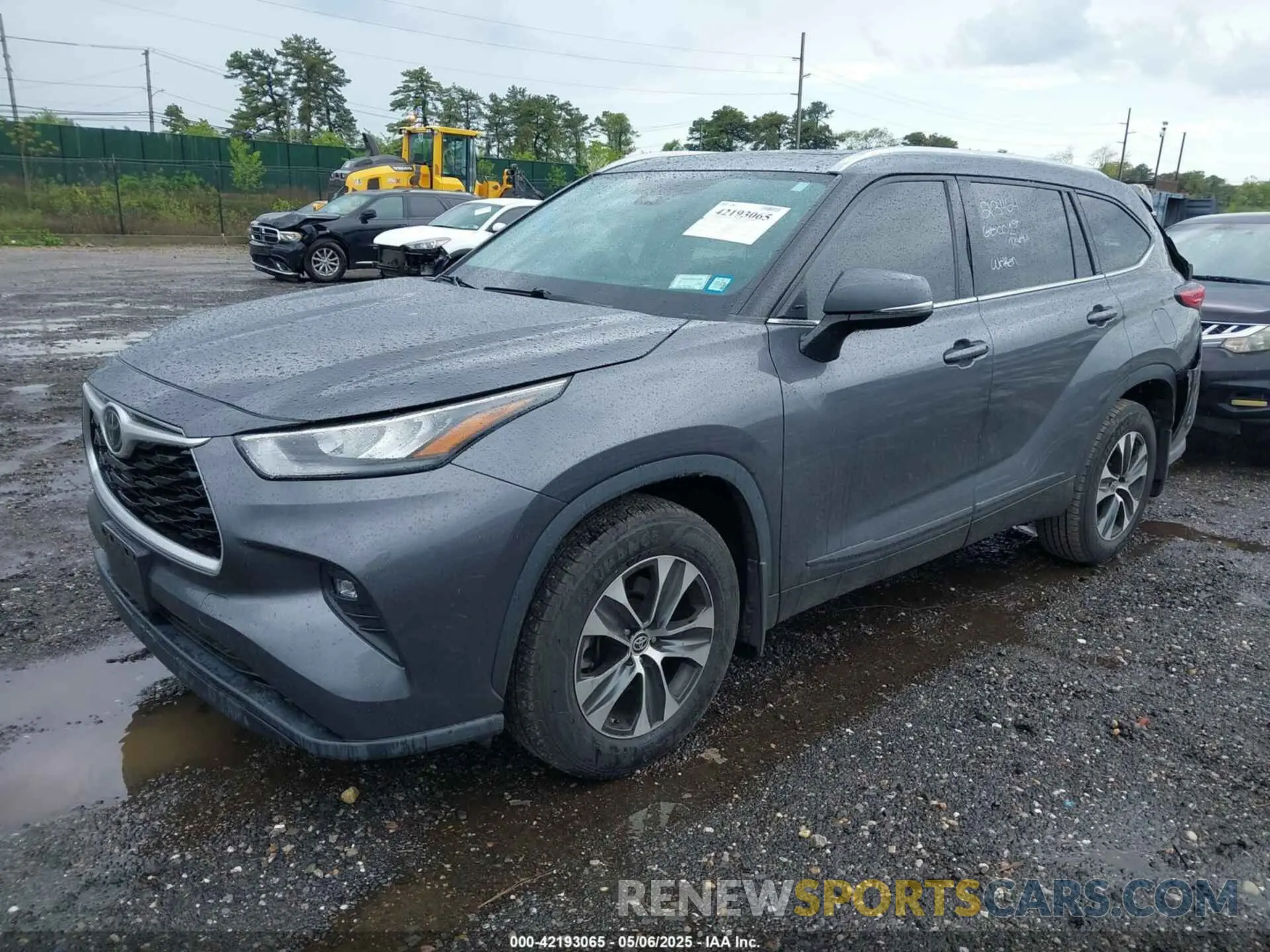 2 Photograph of a damaged car 5TDHZRBH1LS024941 TOYOTA HIGHLANDER 2020