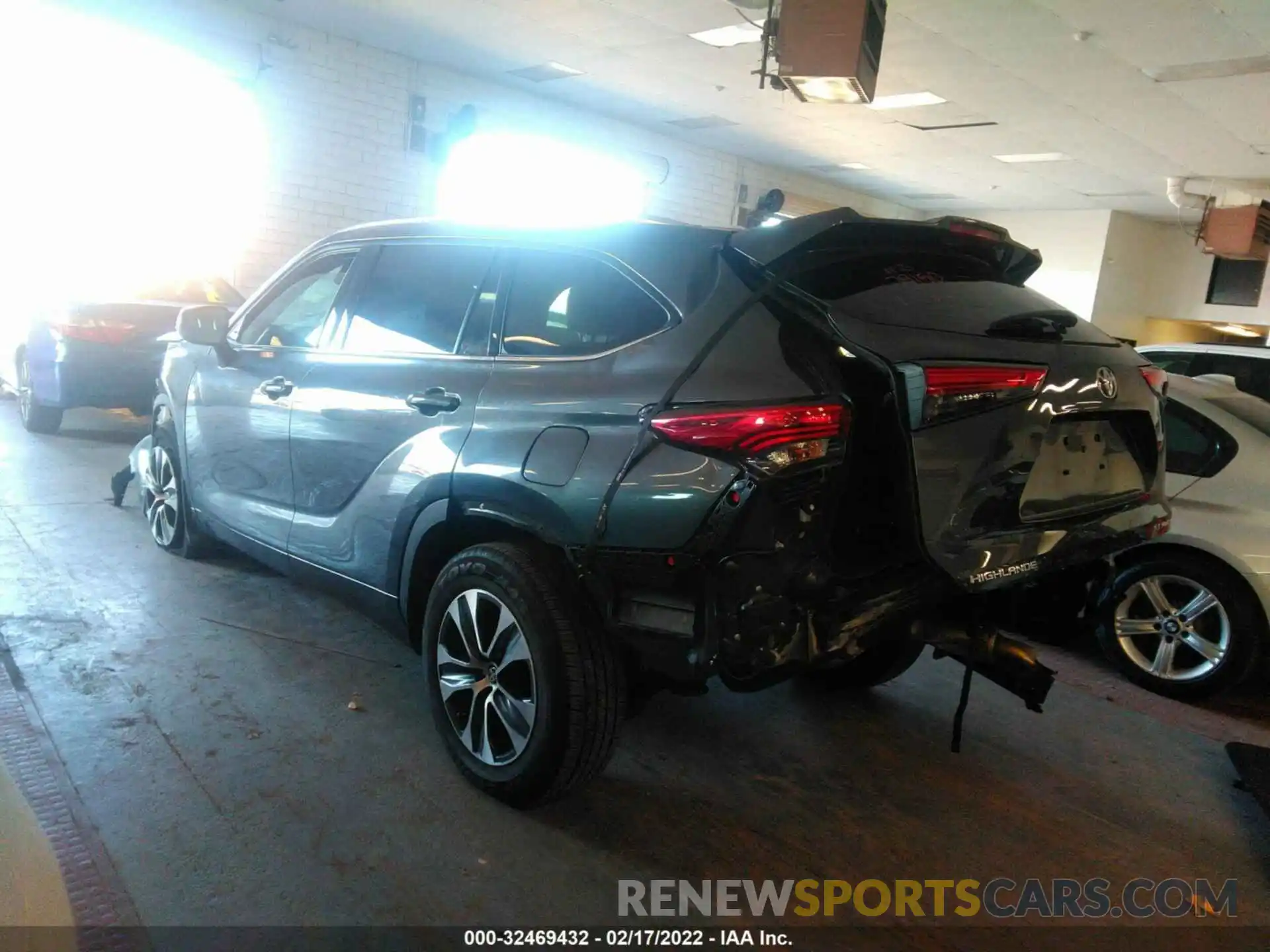 3 Photograph of a damaged car 5TDHZRBH1LS029590 TOYOTA HIGHLANDER 2020