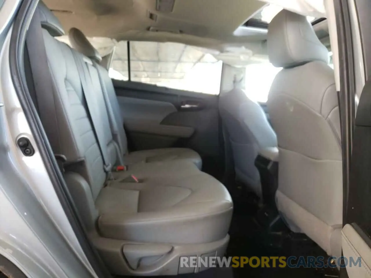 11 Photograph of a damaged car 5TDHZRBH1LS039309 TOYOTA HIGHLANDER 2020
