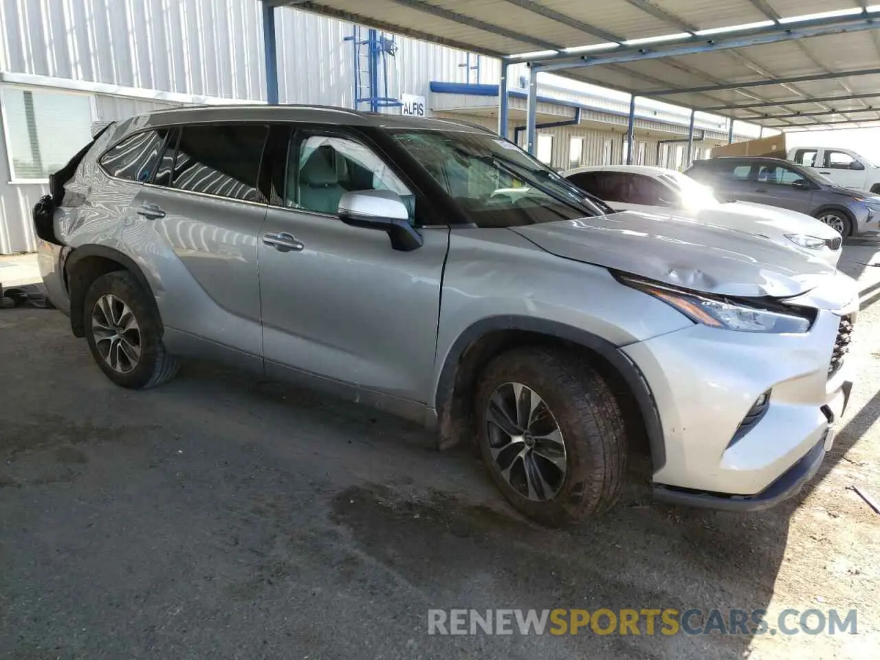 4 Photograph of a damaged car 5TDHZRBH1LS039309 TOYOTA HIGHLANDER 2020