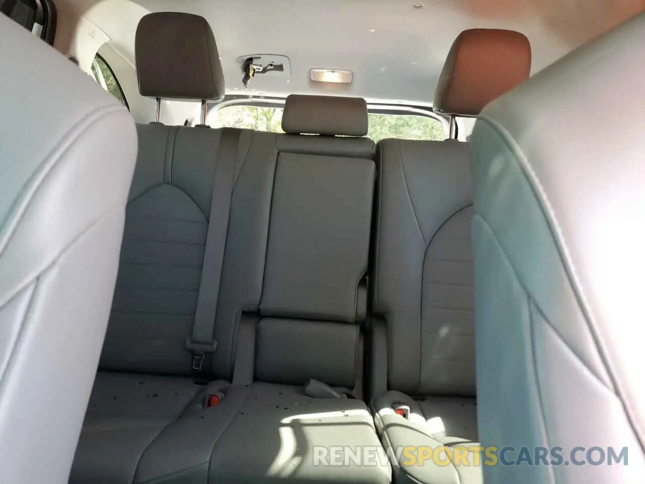 10 Photograph of a damaged car 5TDHZRBH2LS052960 TOYOTA HIGHLANDER 2020