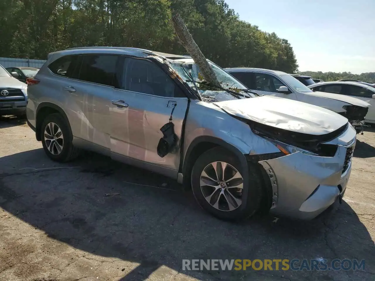 4 Photograph of a damaged car 5TDHZRBH2LS052960 TOYOTA HIGHLANDER 2020