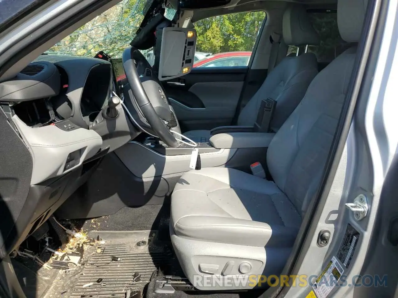 7 Photograph of a damaged car 5TDHZRBH2LS052960 TOYOTA HIGHLANDER 2020
