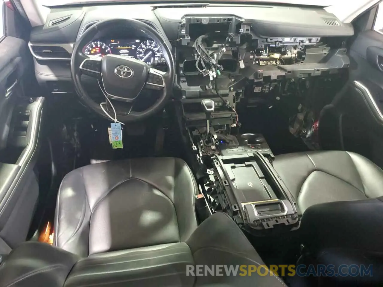 8 Photograph of a damaged car 5TDHZRBH2LS508679 TOYOTA HIGHLANDER 2020