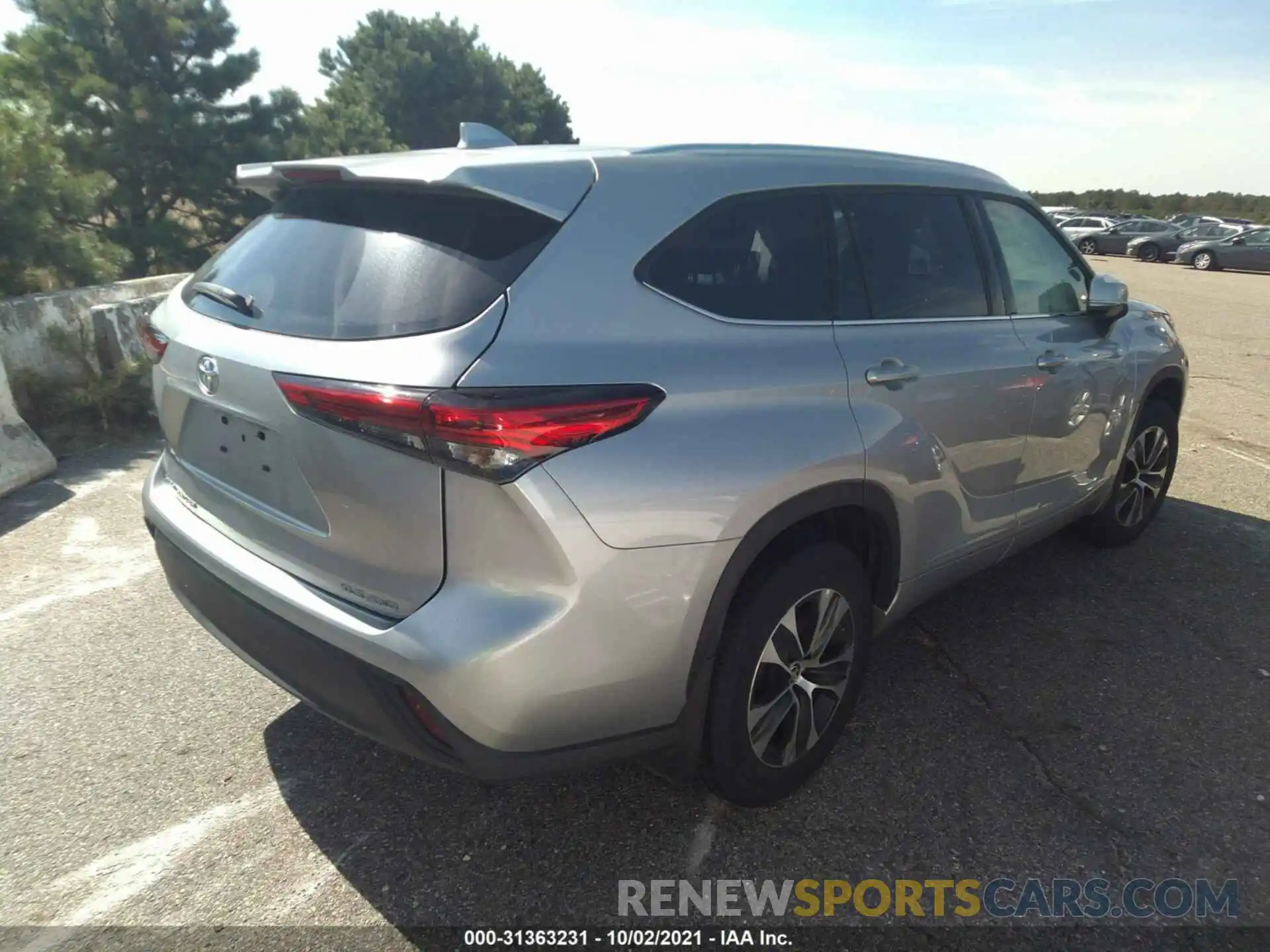 4 Photograph of a damaged car 5TDHZRBH2LS509525 TOYOTA HIGHLANDER 2020