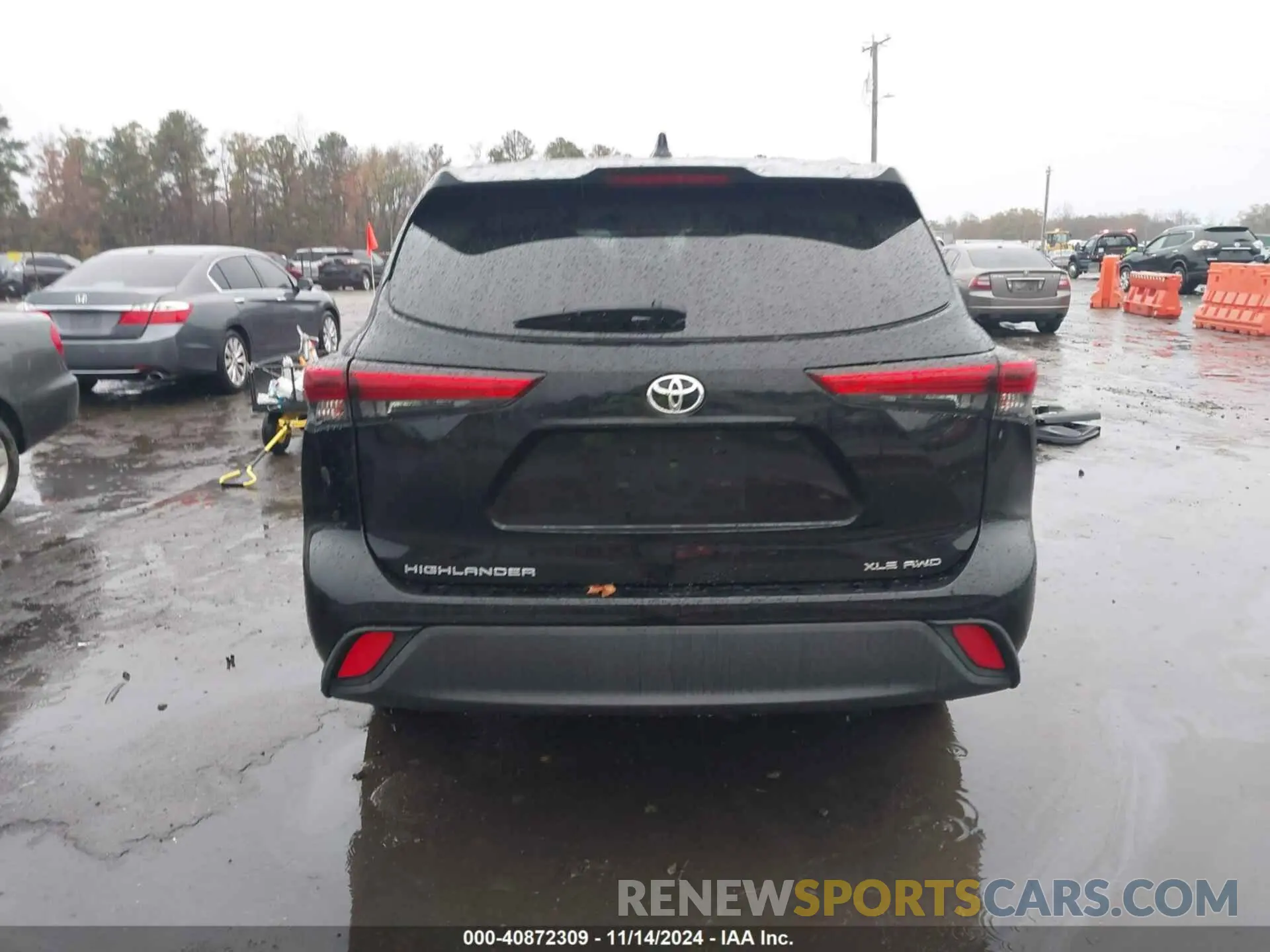 17 Photograph of a damaged car 5TDHZRBH4LS509560 TOYOTA HIGHLANDER 2020