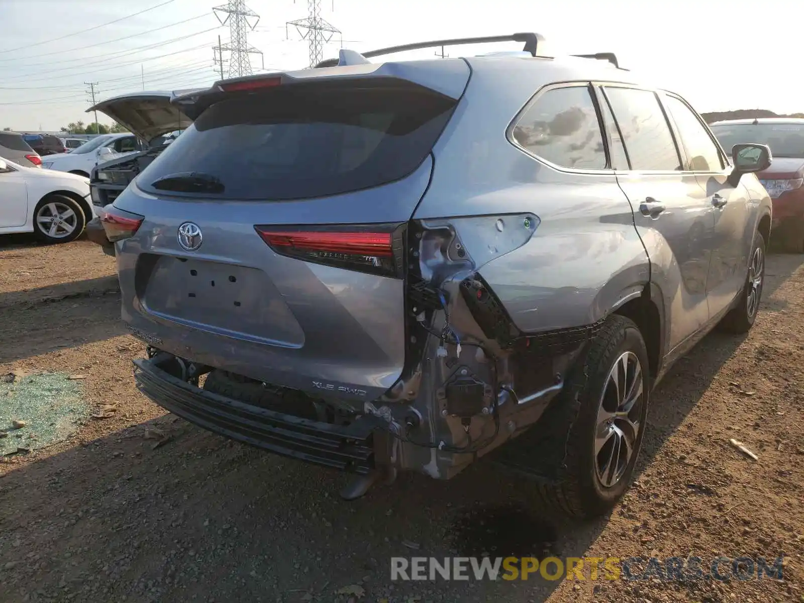 4 Photograph of a damaged car 5TDHZRBH5LS034324 TOYOTA HIGHLANDER 2020