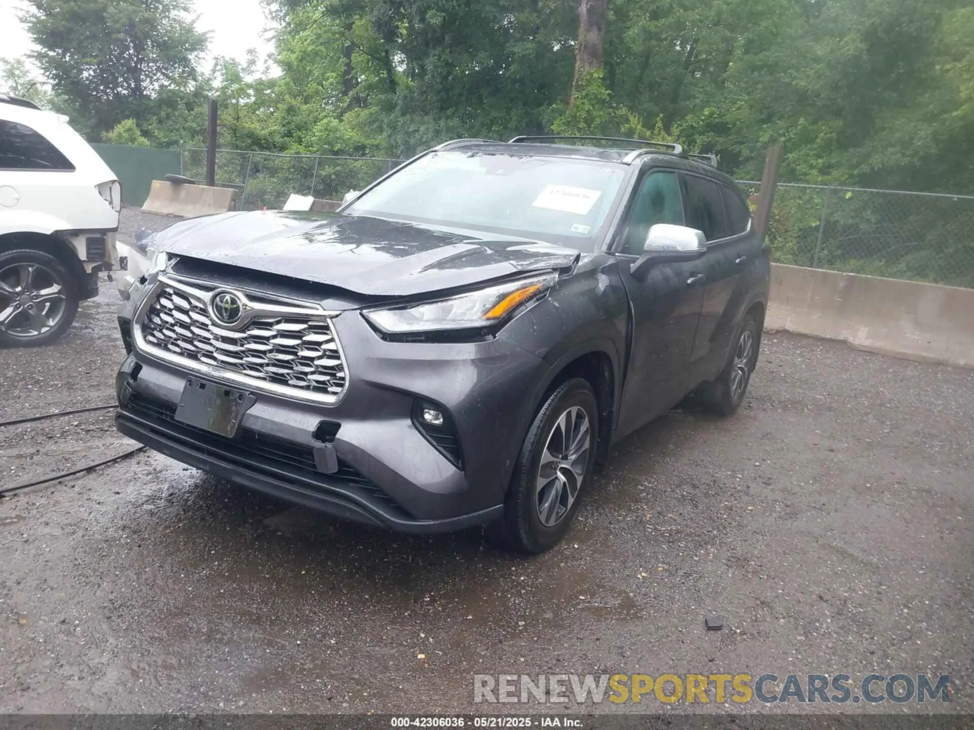 2 Photograph of a damaged car 5TDHZRBH5LS054069 TOYOTA HIGHLANDER 2020