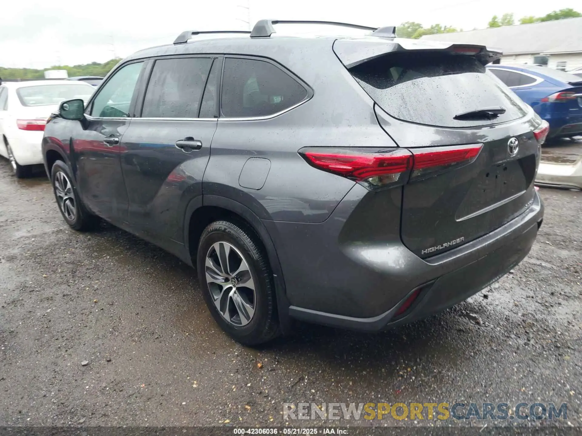 3 Photograph of a damaged car 5TDHZRBH5LS054069 TOYOTA HIGHLANDER 2020