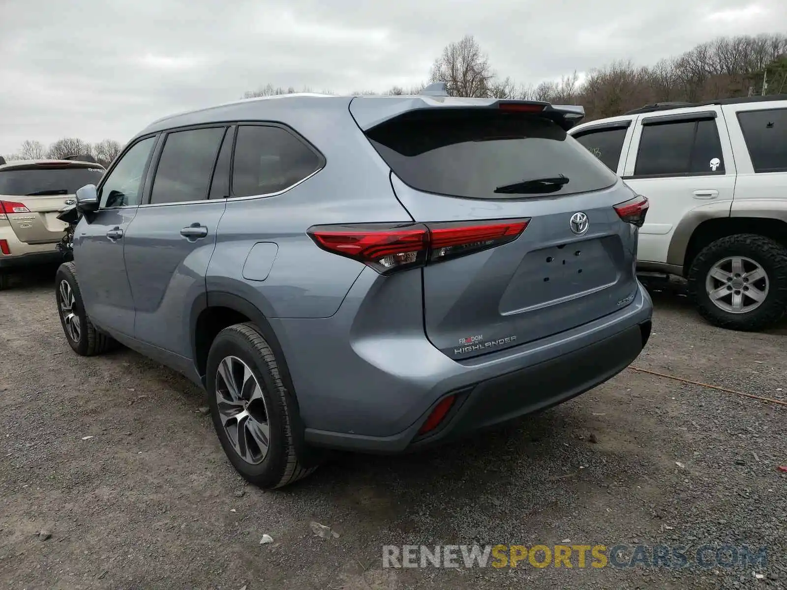 3 Photograph of a damaged car 5TDHZRBH6LS018326 TOYOTA HIGHLANDER 2020