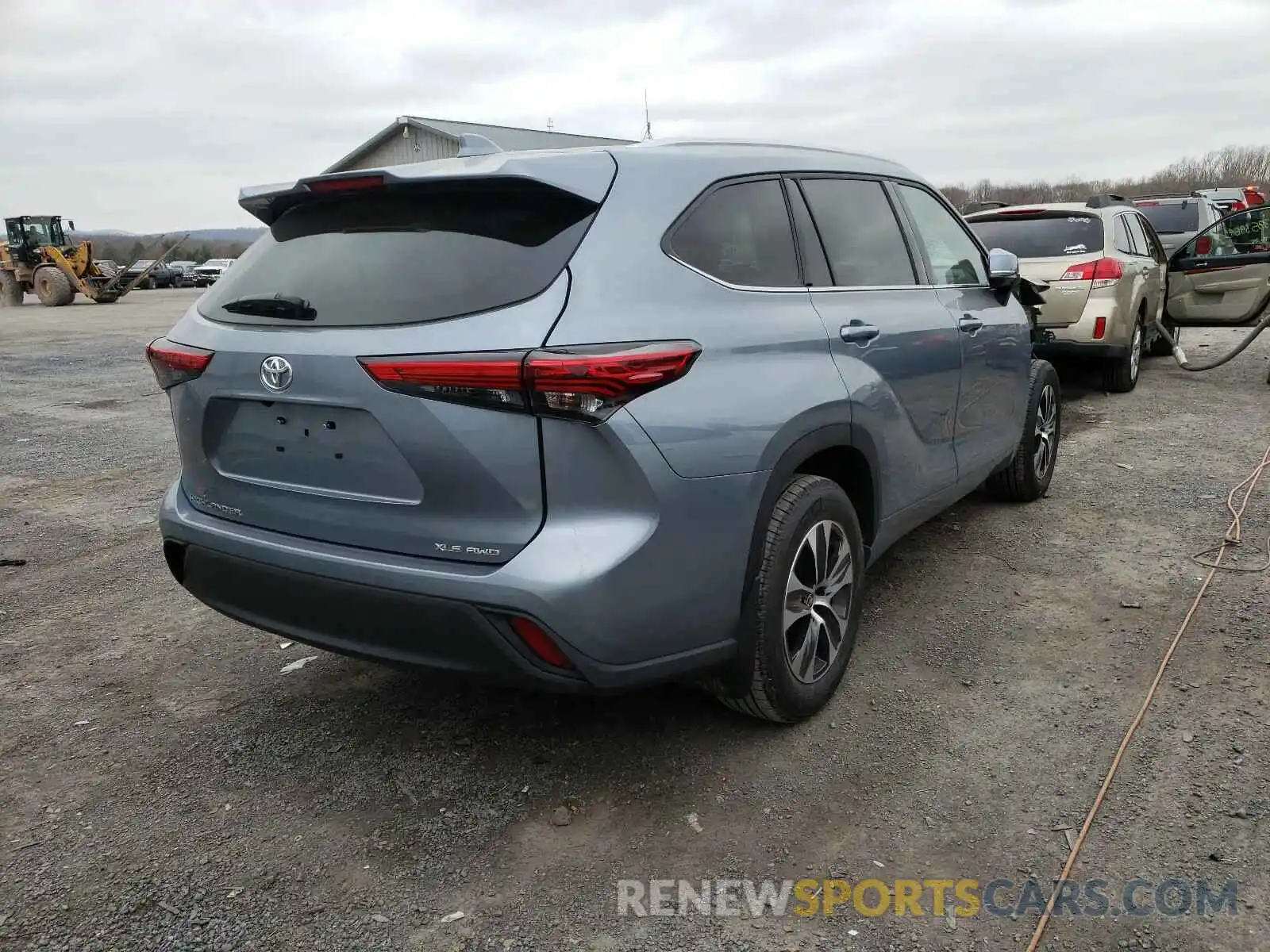 4 Photograph of a damaged car 5TDHZRBH6LS018326 TOYOTA HIGHLANDER 2020