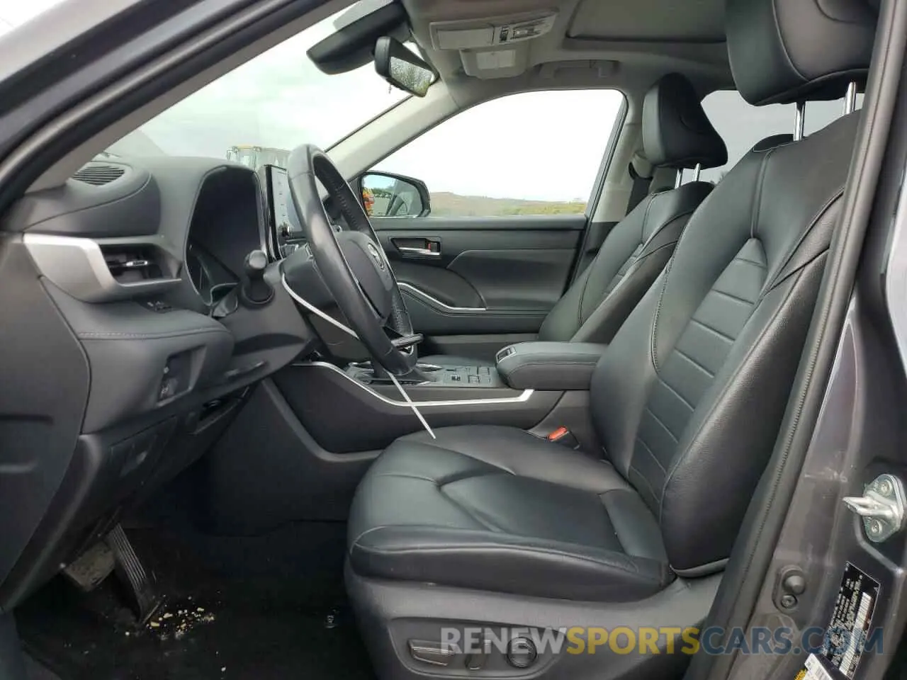 7 Photograph of a damaged car 5TDHZRBH6LS030282 TOYOTA HIGHLANDER 2020