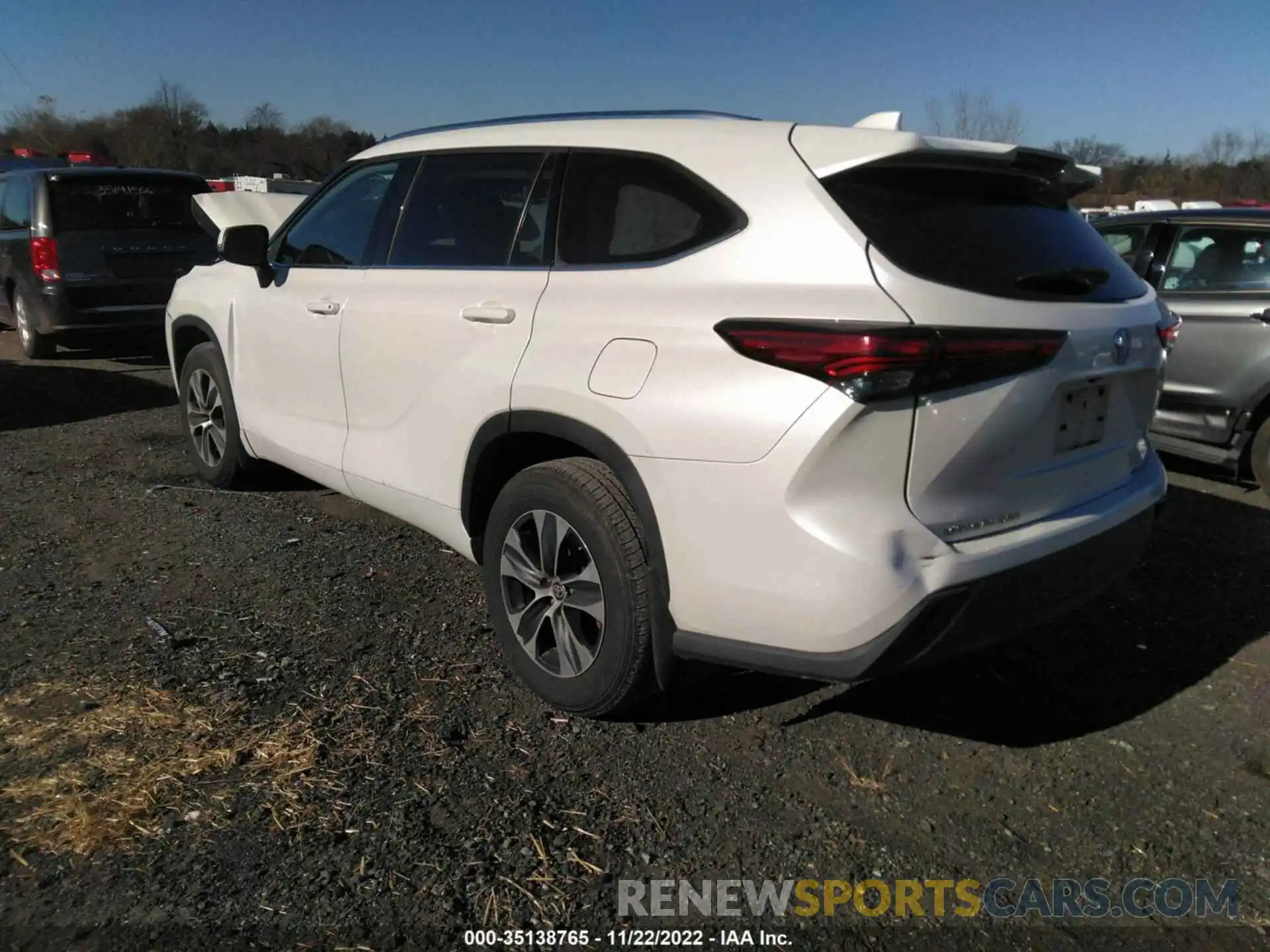 3 Photograph of a damaged car 5TDHZRBH6LS501041 TOYOTA HIGHLANDER 2020