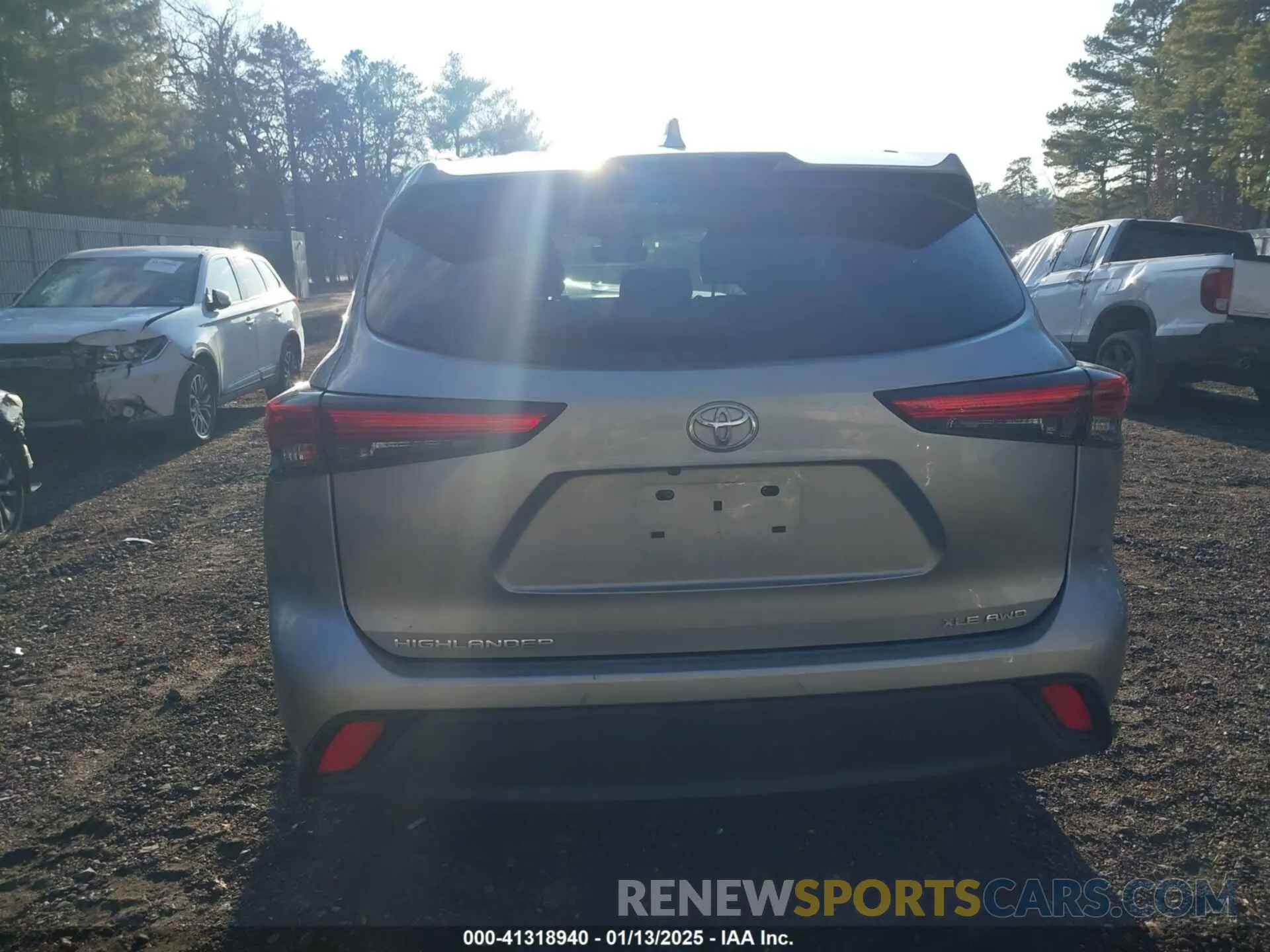 16 Photograph of a damaged car 5TDHZRBH6LS510645 TOYOTA HIGHLANDER 2020