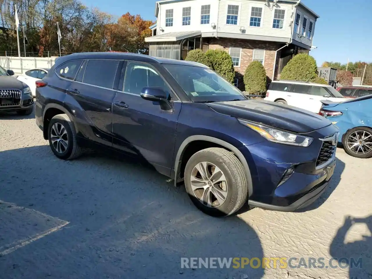 4 Photograph of a damaged car 5TDHZRBH7LS012017 TOYOTA HIGHLANDER 2020