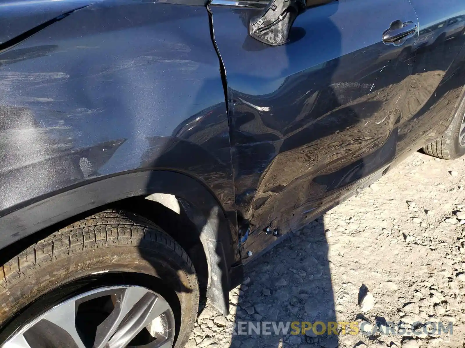 9 Photograph of a damaged car 5TDHZRBH7LS052632 TOYOTA HIGHLANDER 2020