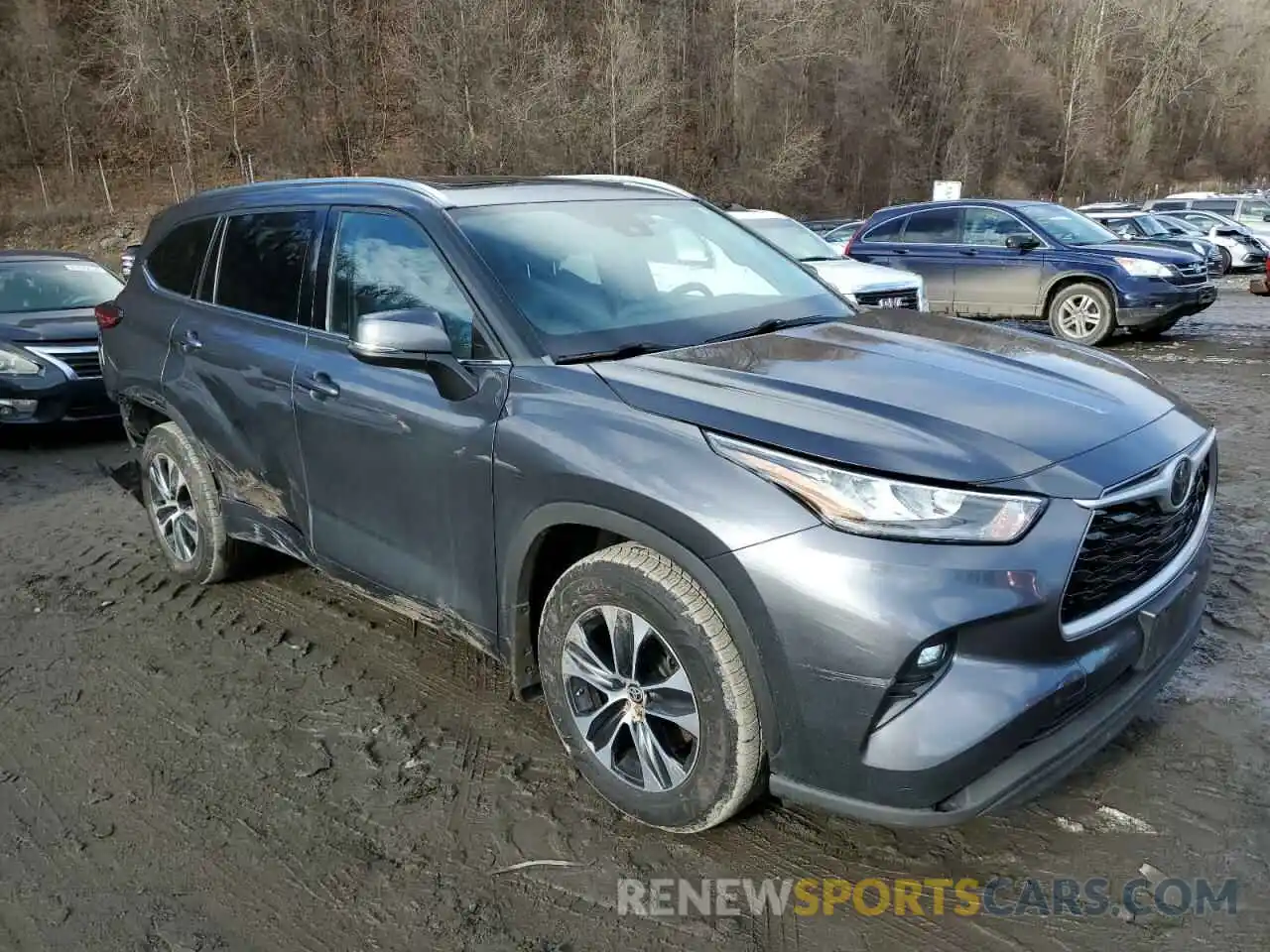 4 Photograph of a damaged car 5TDHZRBH8LS015430 TOYOTA HIGHLANDER 2020