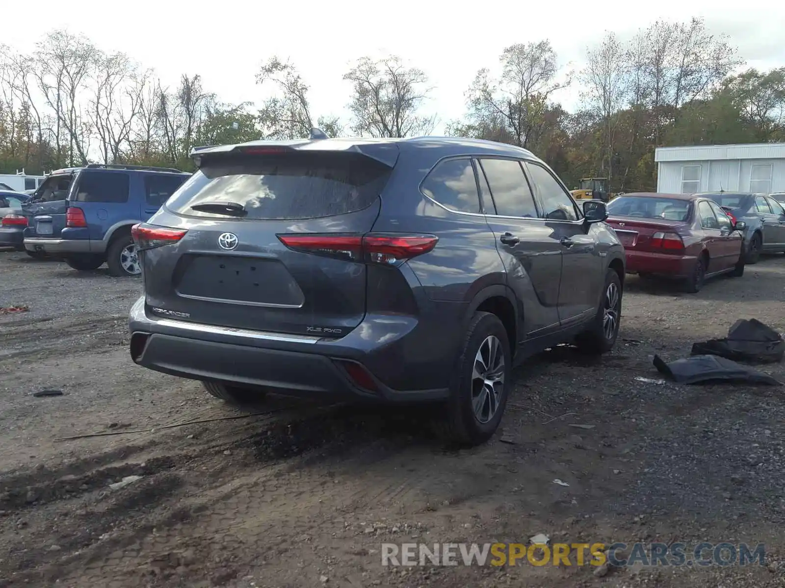 4 Photograph of a damaged car 5TDHZRBH9LS011127 TOYOTA HIGHLANDER 2020