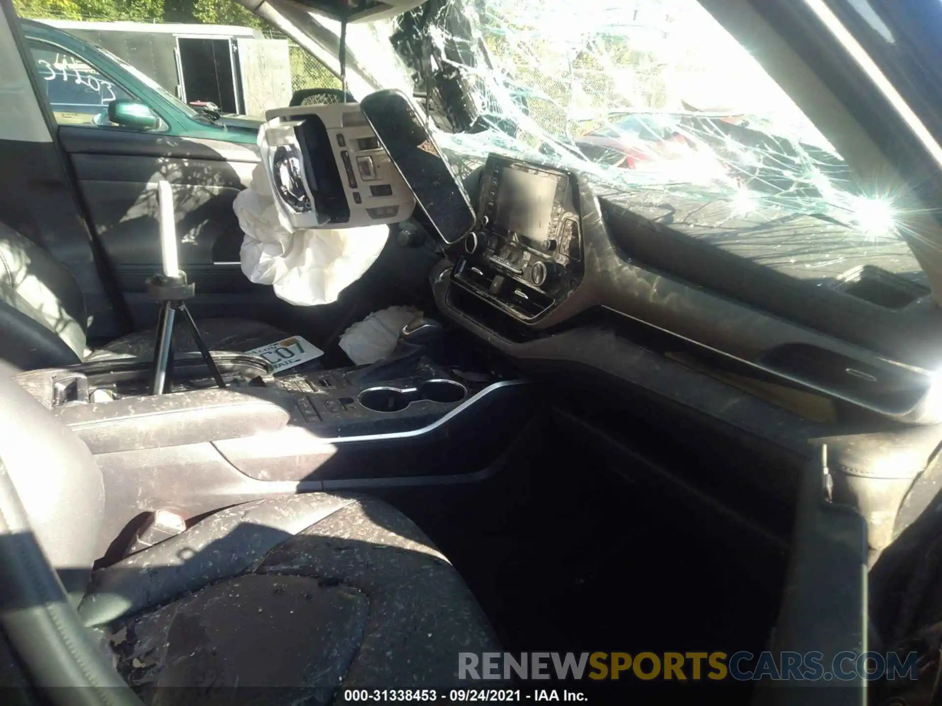 5 Photograph of a damaged car 5TDHZRBH9LS044029 TOYOTA HIGHLANDER 2020