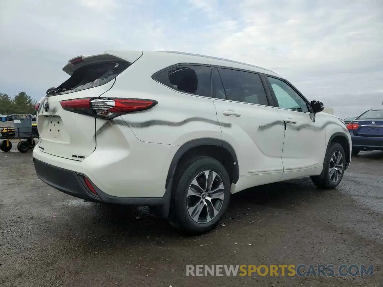 3 Photograph of a damaged car 5TDHZRBH9LS502636 TOYOTA HIGHLANDER 2020