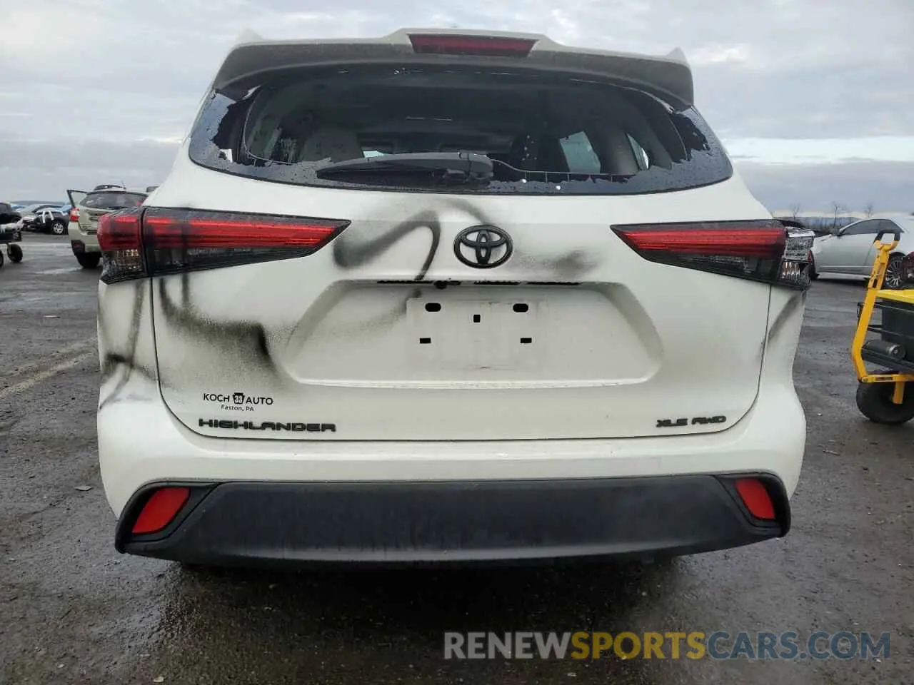 6 Photograph of a damaged car 5TDHZRBH9LS502636 TOYOTA HIGHLANDER 2020