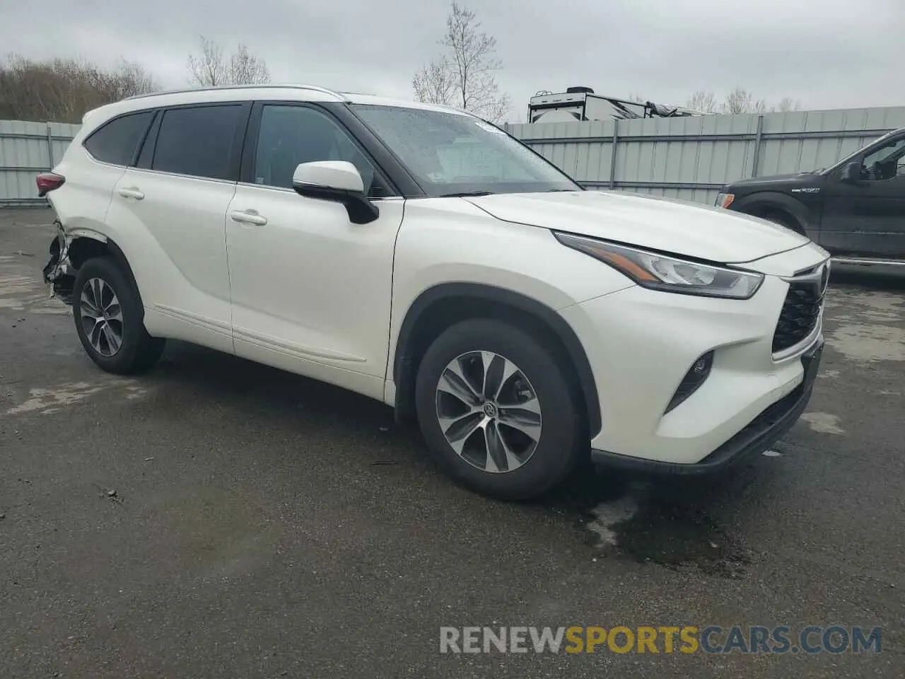 4 Photograph of a damaged car 5TDHZRBH9LS509523 TOYOTA HIGHLANDER 2020