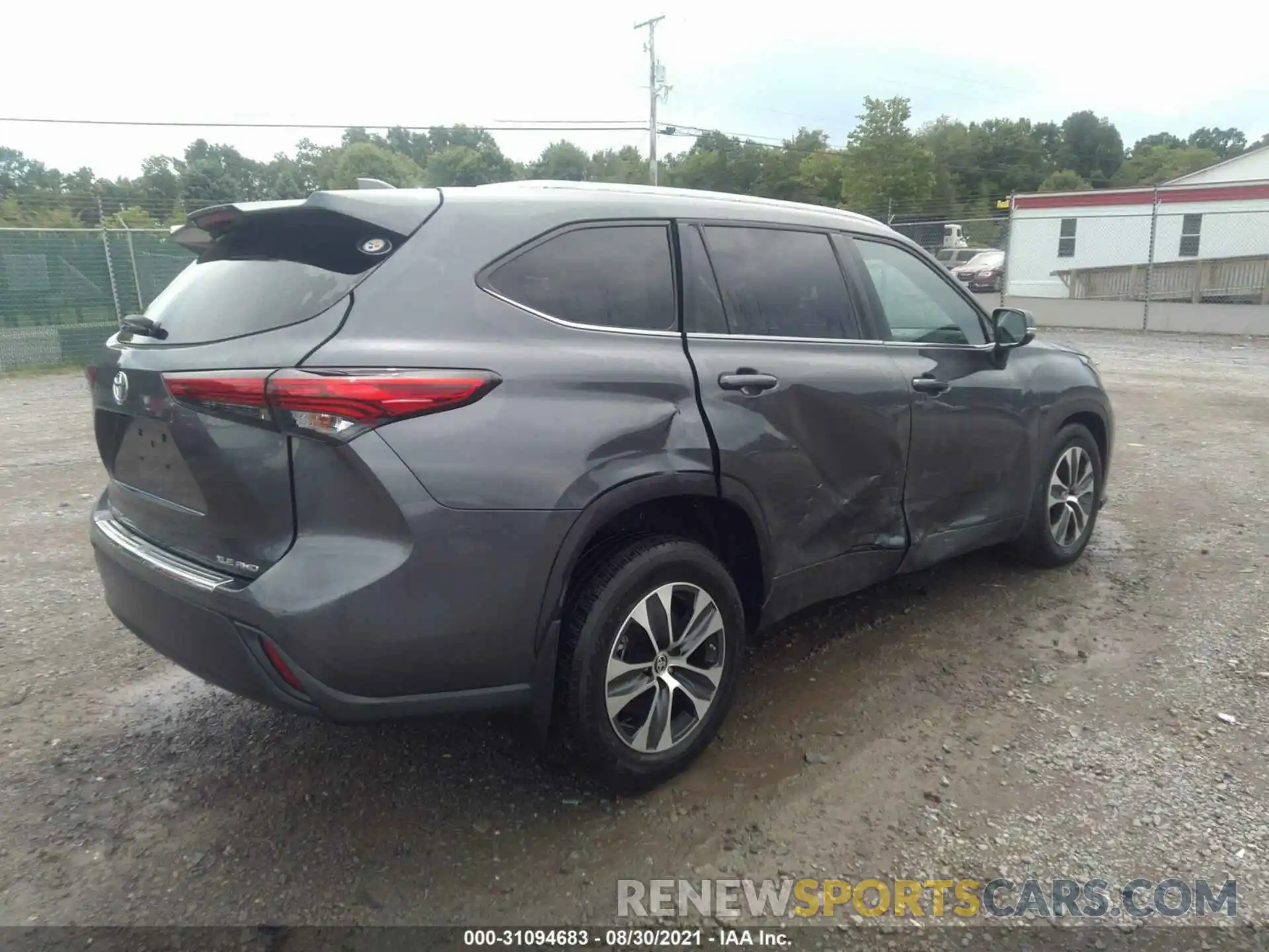 4 Photograph of a damaged car 5TDHZRBHXLS015641 TOYOTA HIGHLANDER 2020