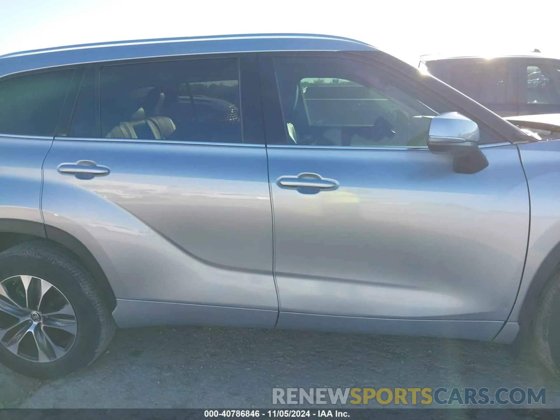 13 Photograph of a damaged car 5TDHZRBHXLS038885 TOYOTA HIGHLANDER 2020