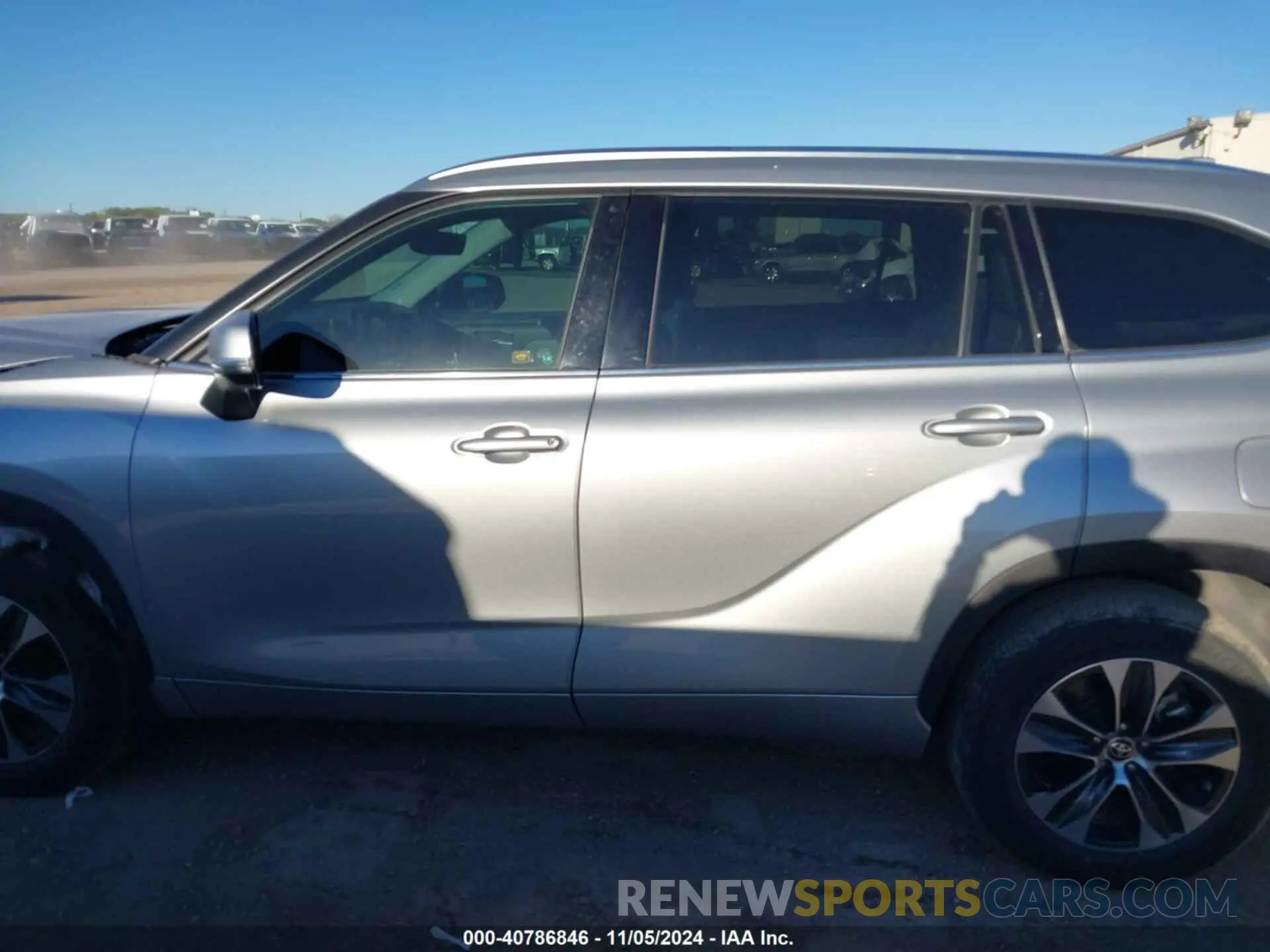 14 Photograph of a damaged car 5TDHZRBHXLS038885 TOYOTA HIGHLANDER 2020