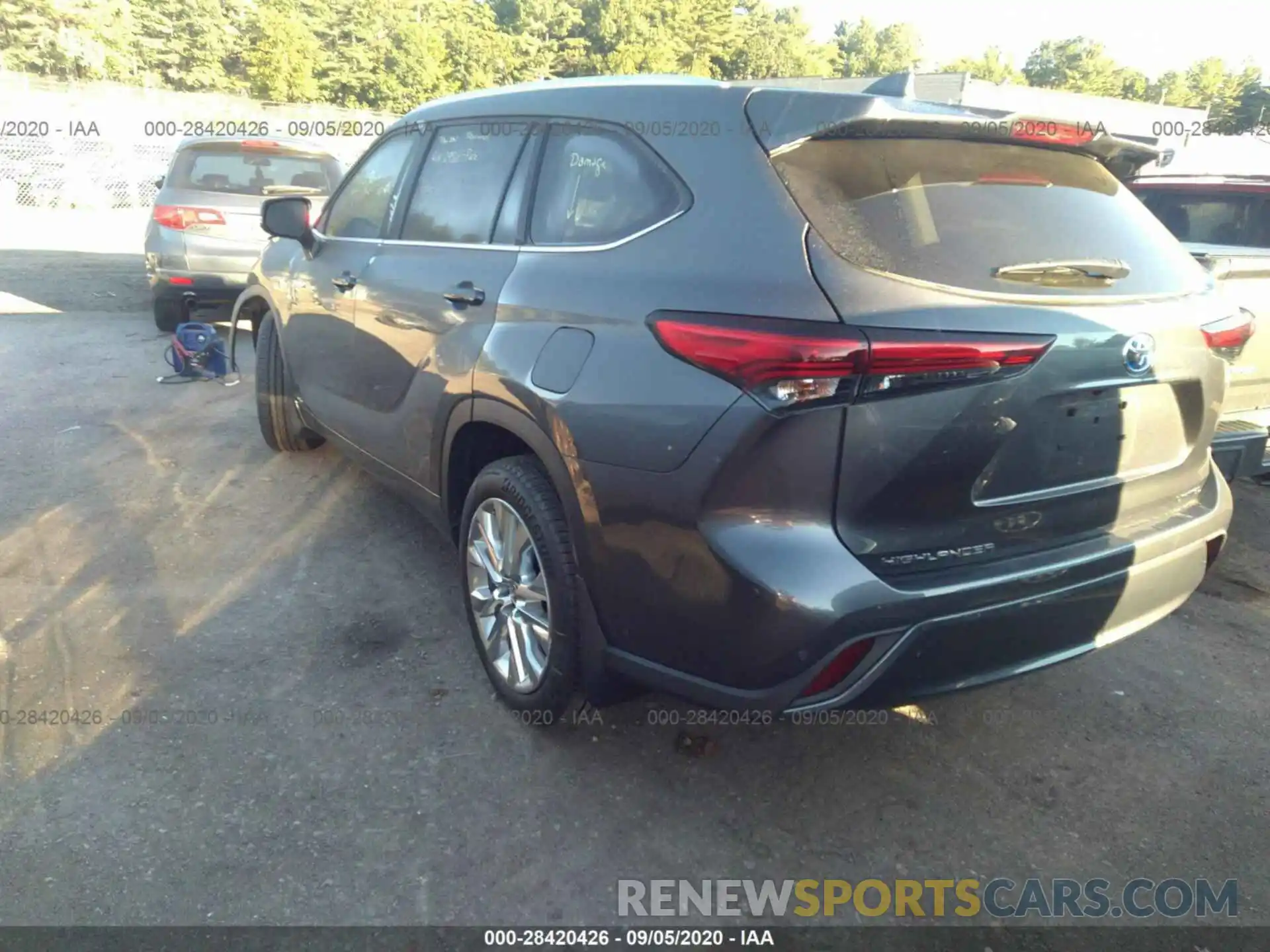 3 Photograph of a damaged car 5TDXBRCH7LS002621 TOYOTA HIGHLANDER 2020